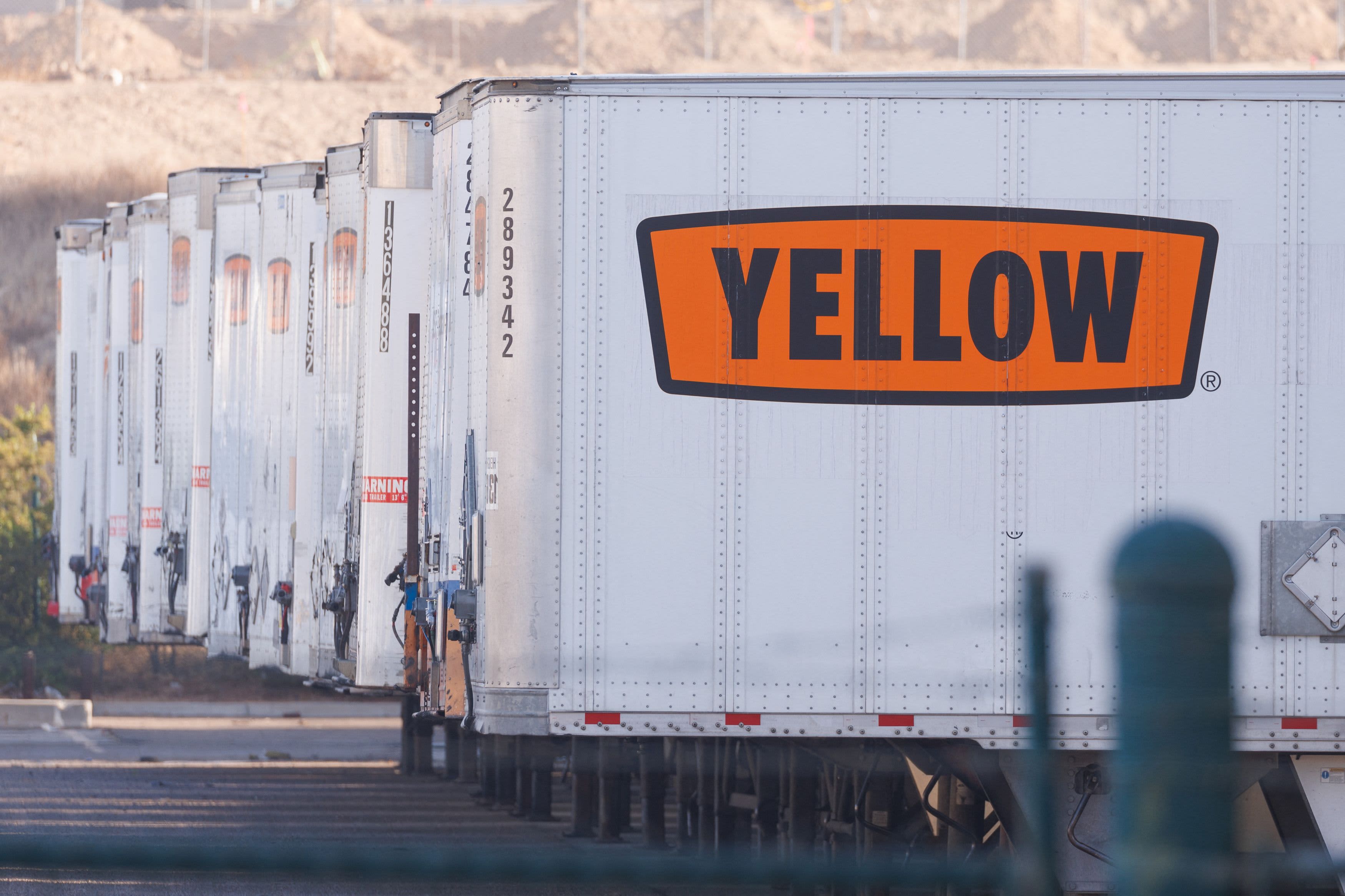 The billion-dollar battle over bankrupt freight company Yellow's future has implications for truckers and the economy.