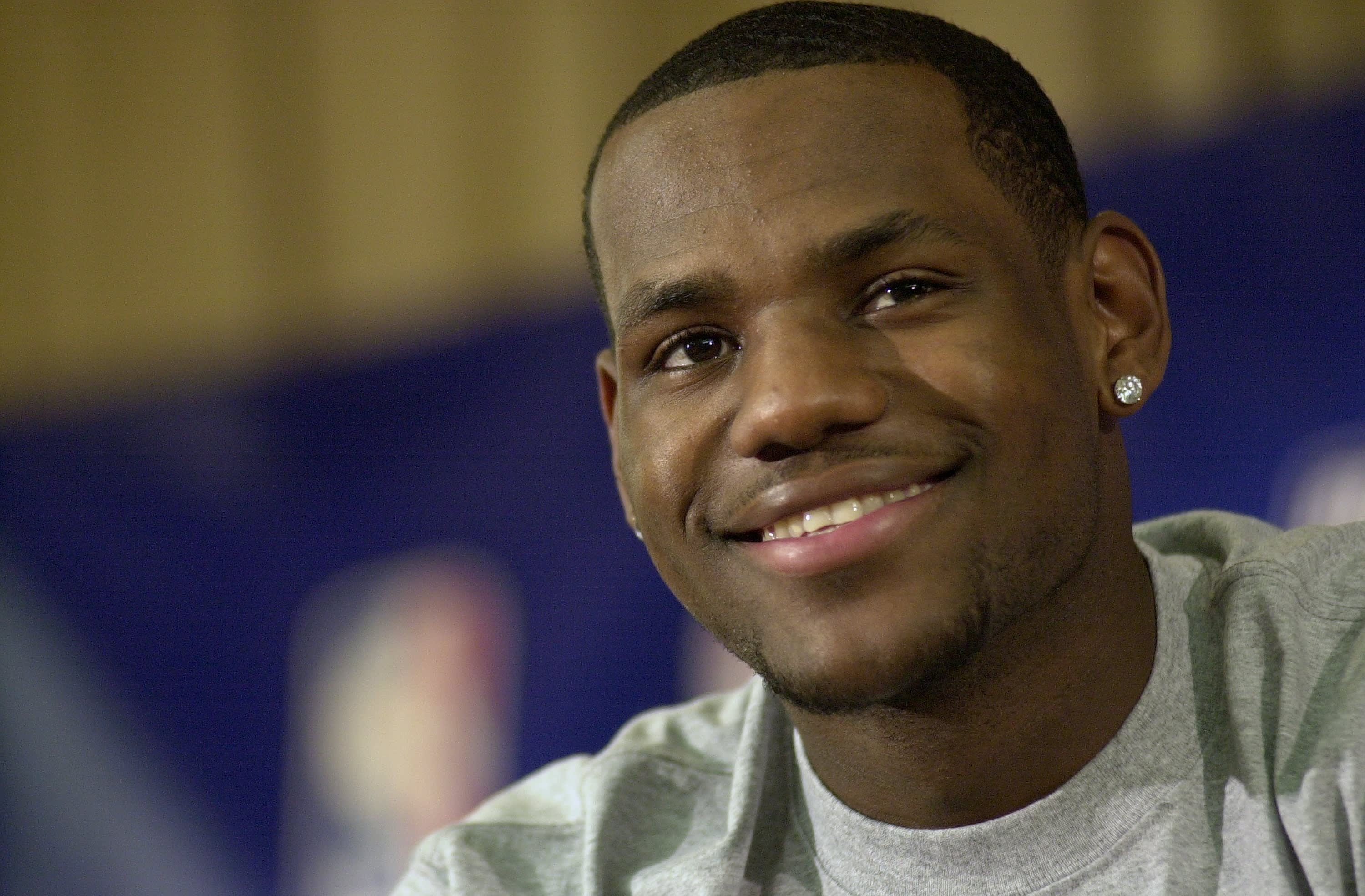 At 18 years old, LeBron James rejected a $10 million offer from Reebok: "I might have shed tears on my way back home."