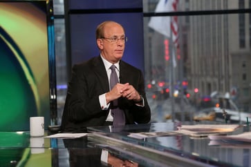 Larry Fink, CEO of BlackRock, predicts a Social Security crisis and considers the age of 65 for retirement to be "a bit crazy."