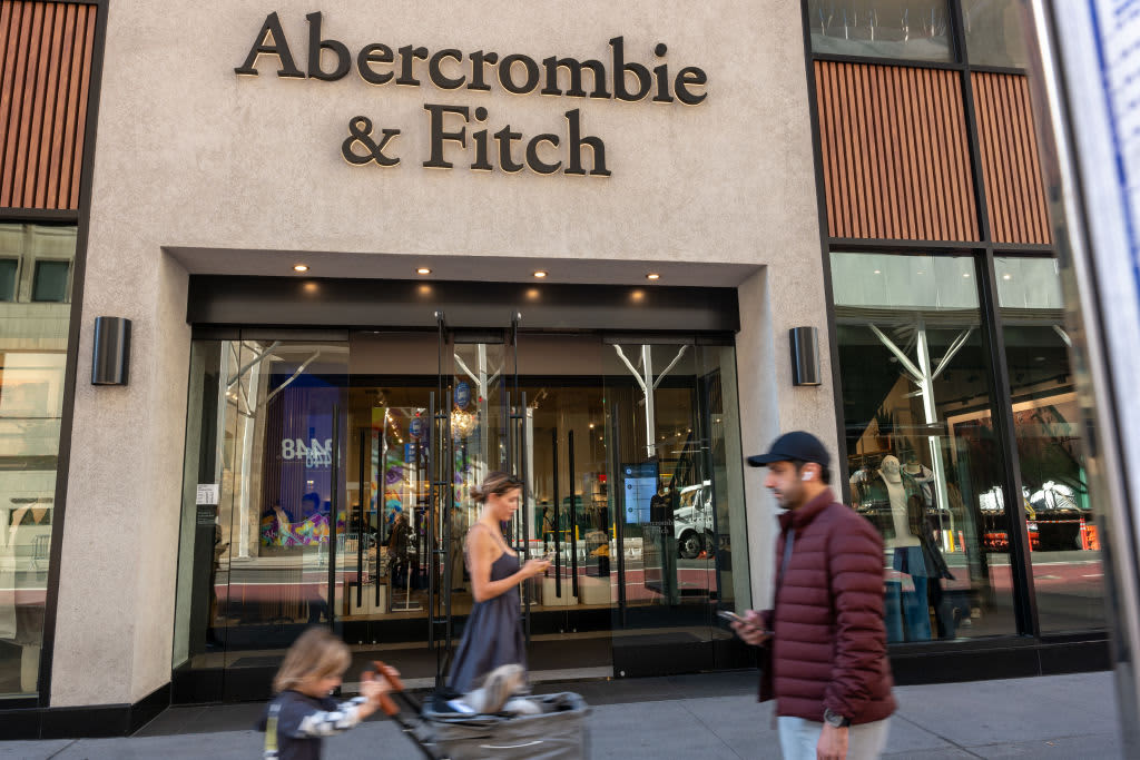 The growth run for Abercrombie is expected to continue during the holiday quarter.