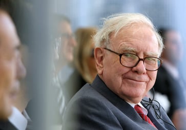 This public speaking class transformed Warren Buffett's life—4 valuable lessons learned.