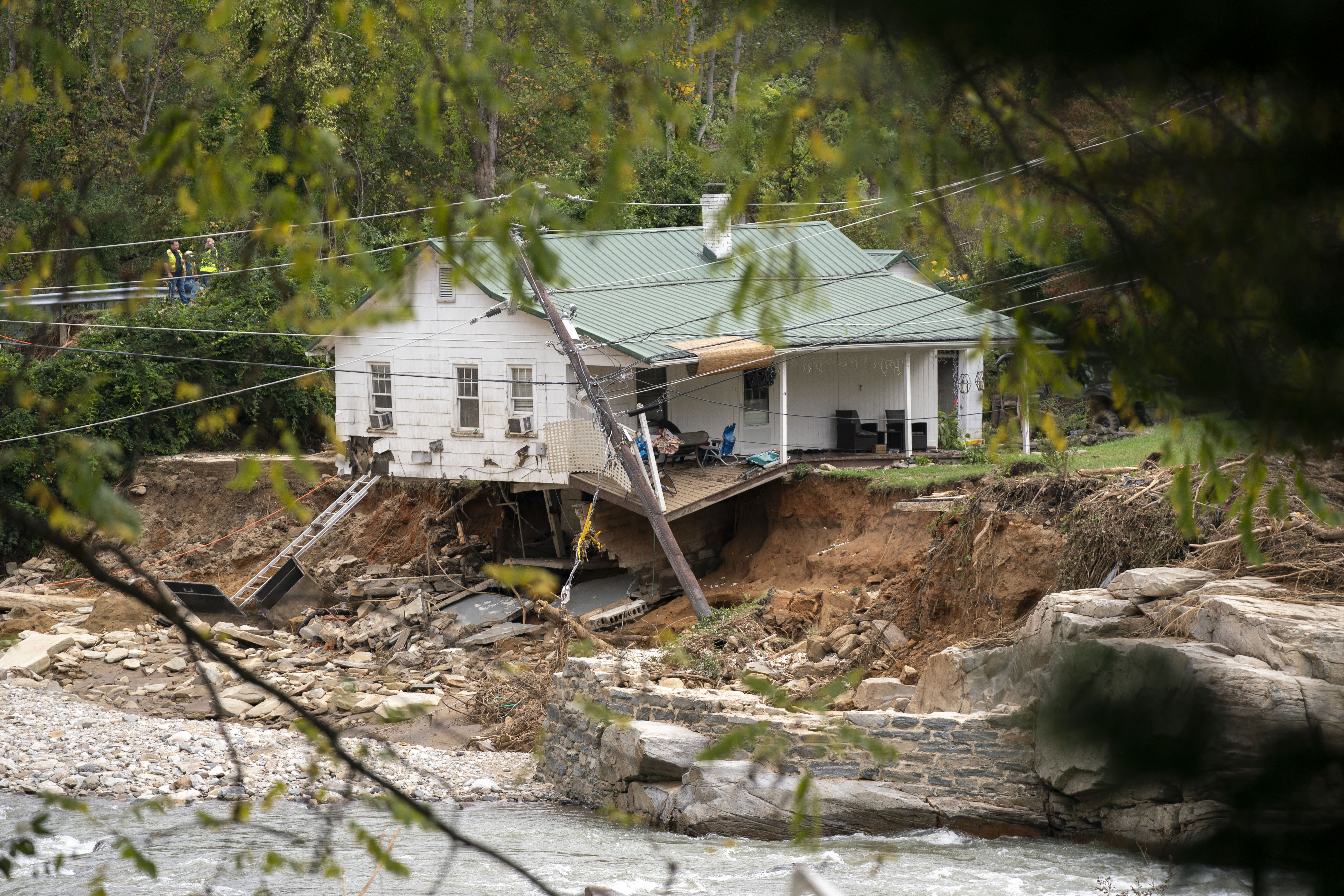 Home listings on Zillow now include climate risk data amid increasing threats.