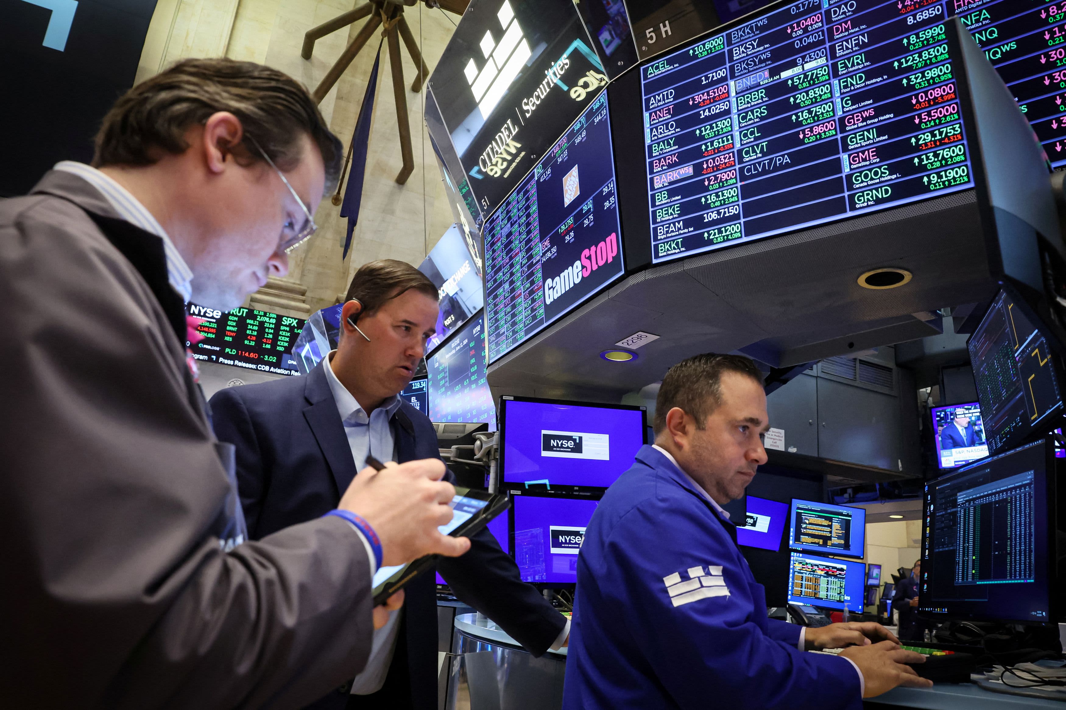 Key data drives investors to increase treasury yields.