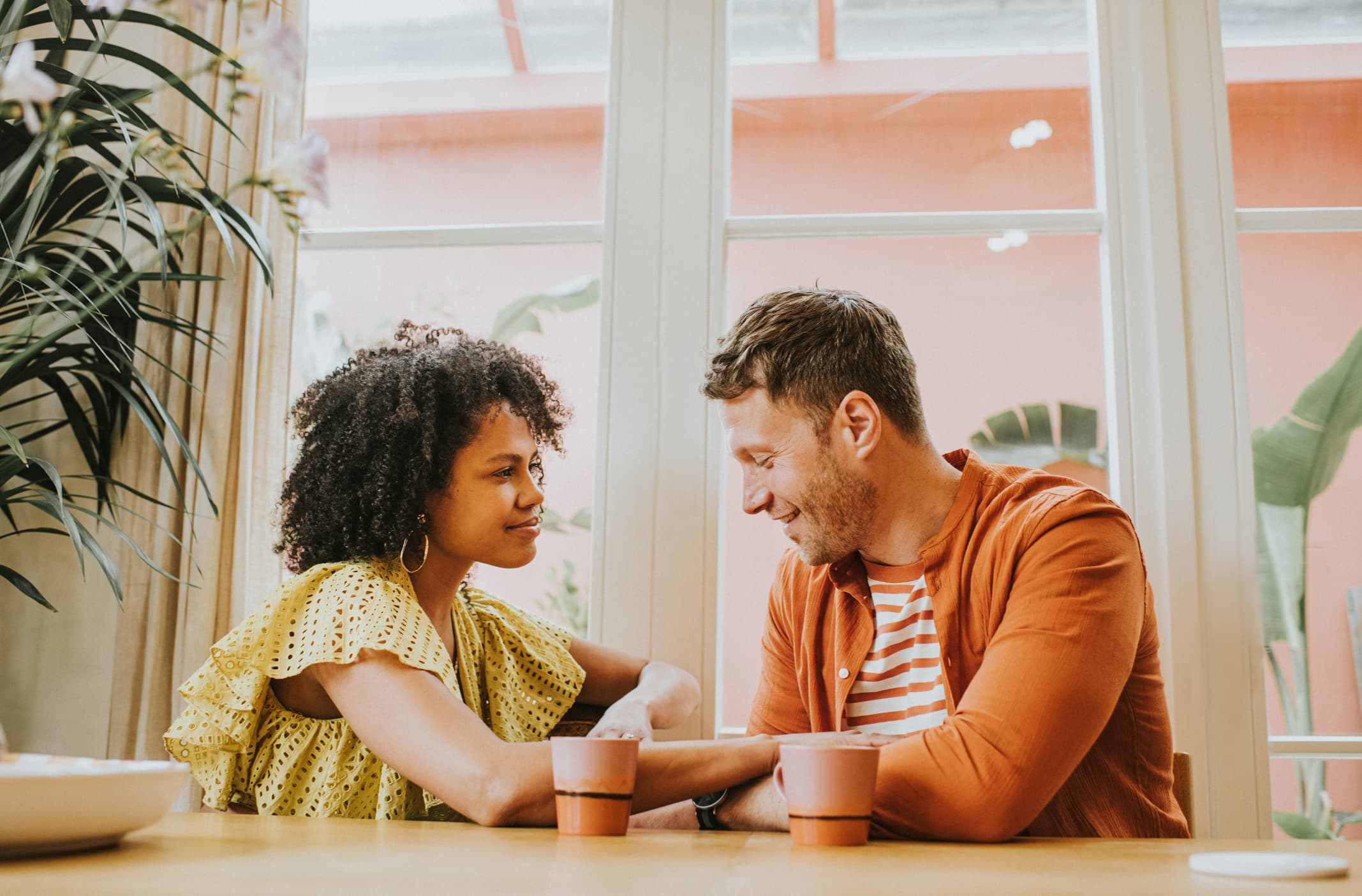 Ditching dating apps, Gen Z is opting for real-life encounters. Here are 4 expert tips.