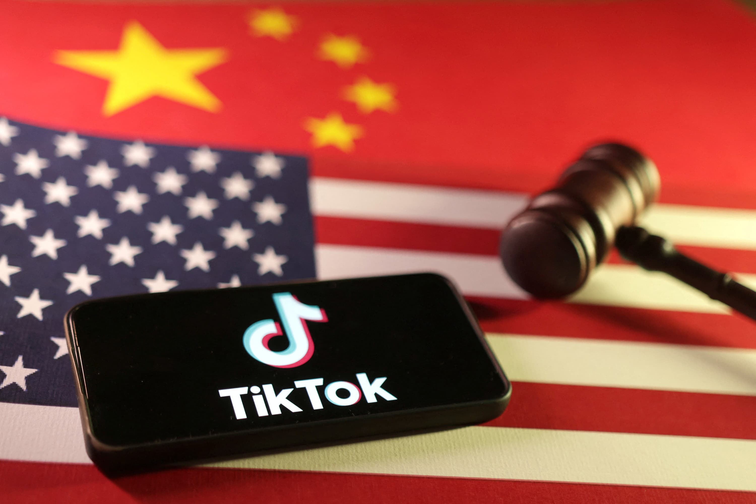 In the U.S., the use of Chinese apps has increased significantly. A potential TikTok ban could impact these apps.