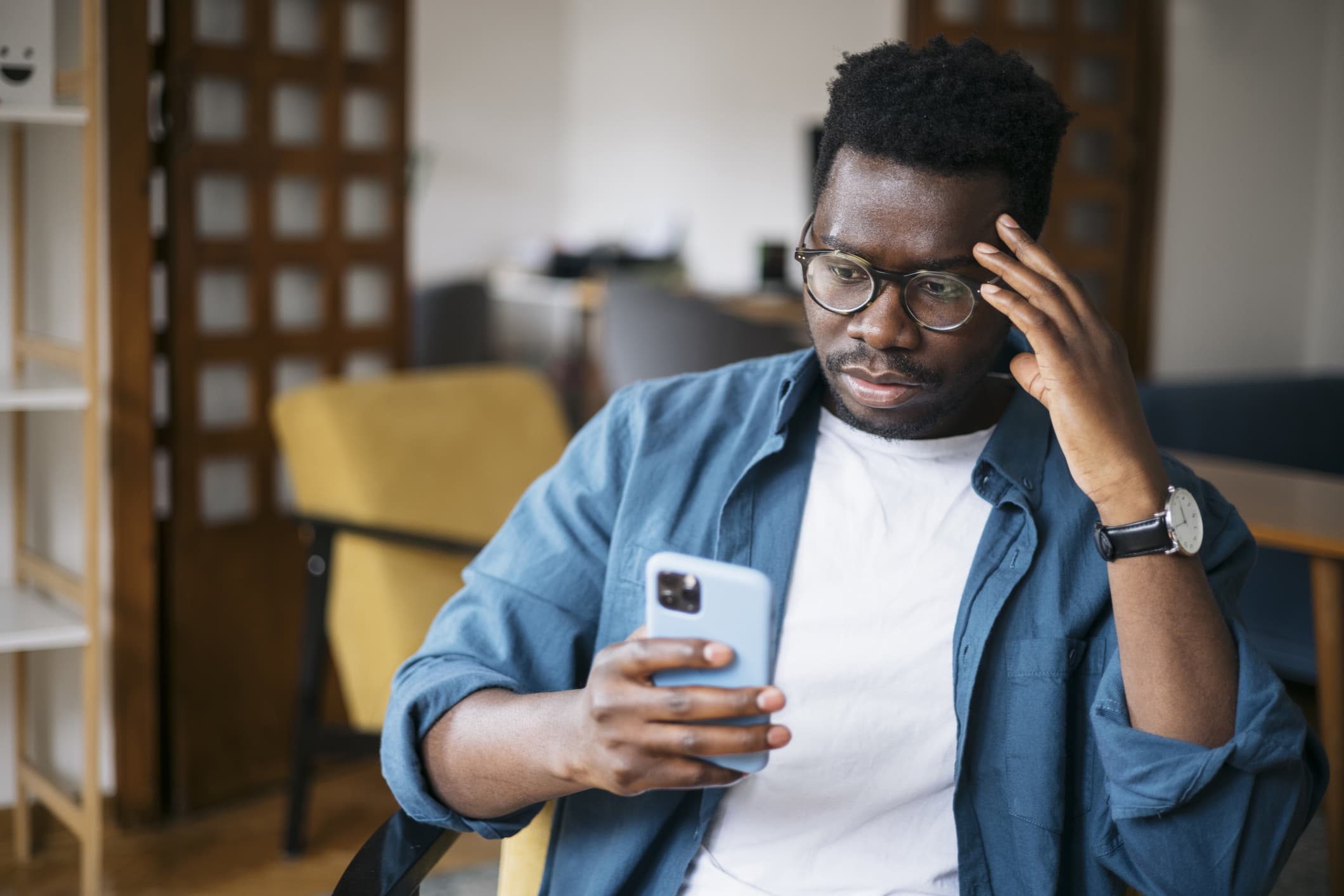 A psychologist and a recruiter suggest 3 healthy alternatives to oversharing online for those seeking social support.