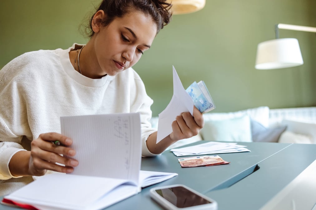 Before turning 18, I wish I had known these 5 personal finance tips.