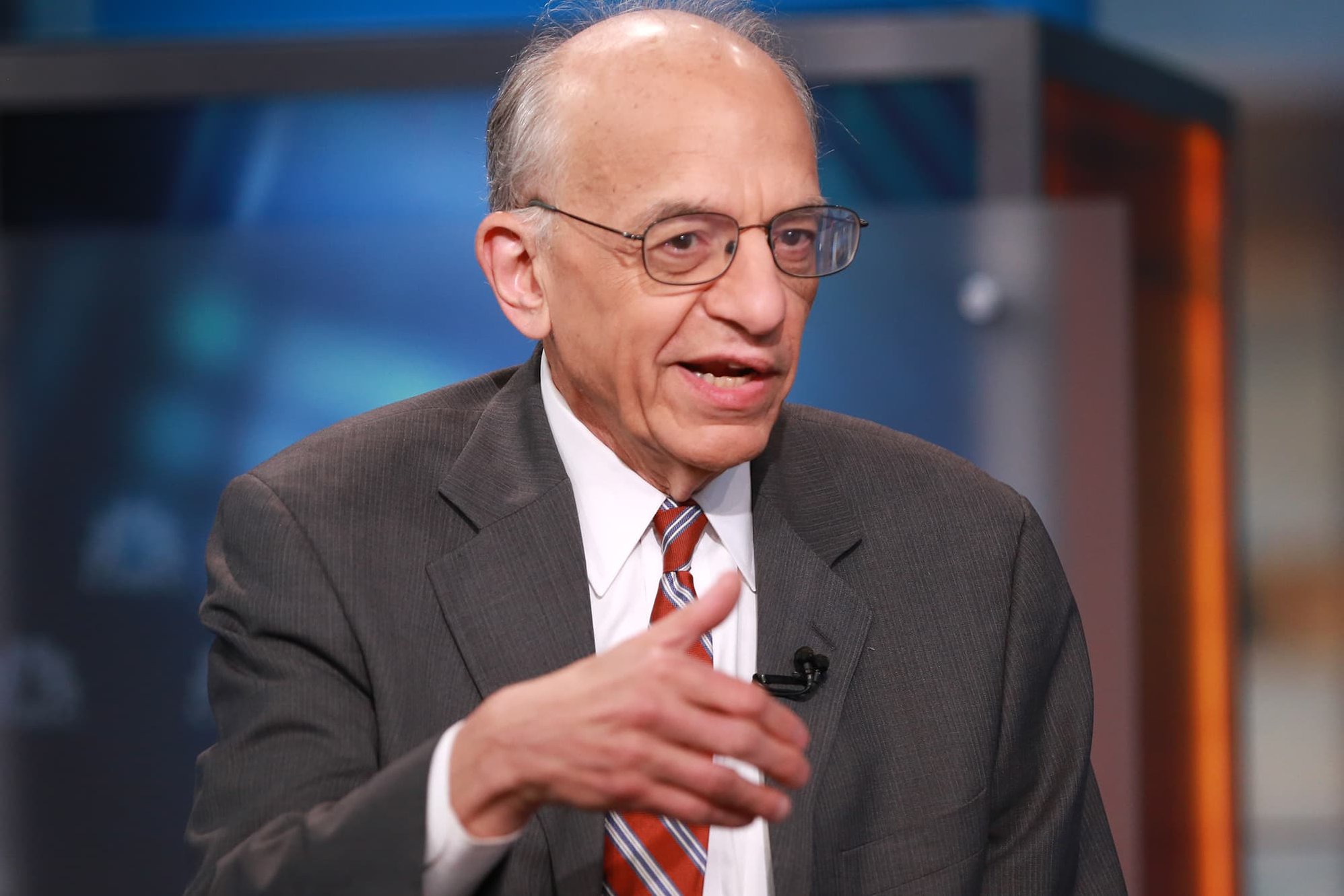 An emergency rate cut is necessary, according to Wharton's Jeremy Siegel.