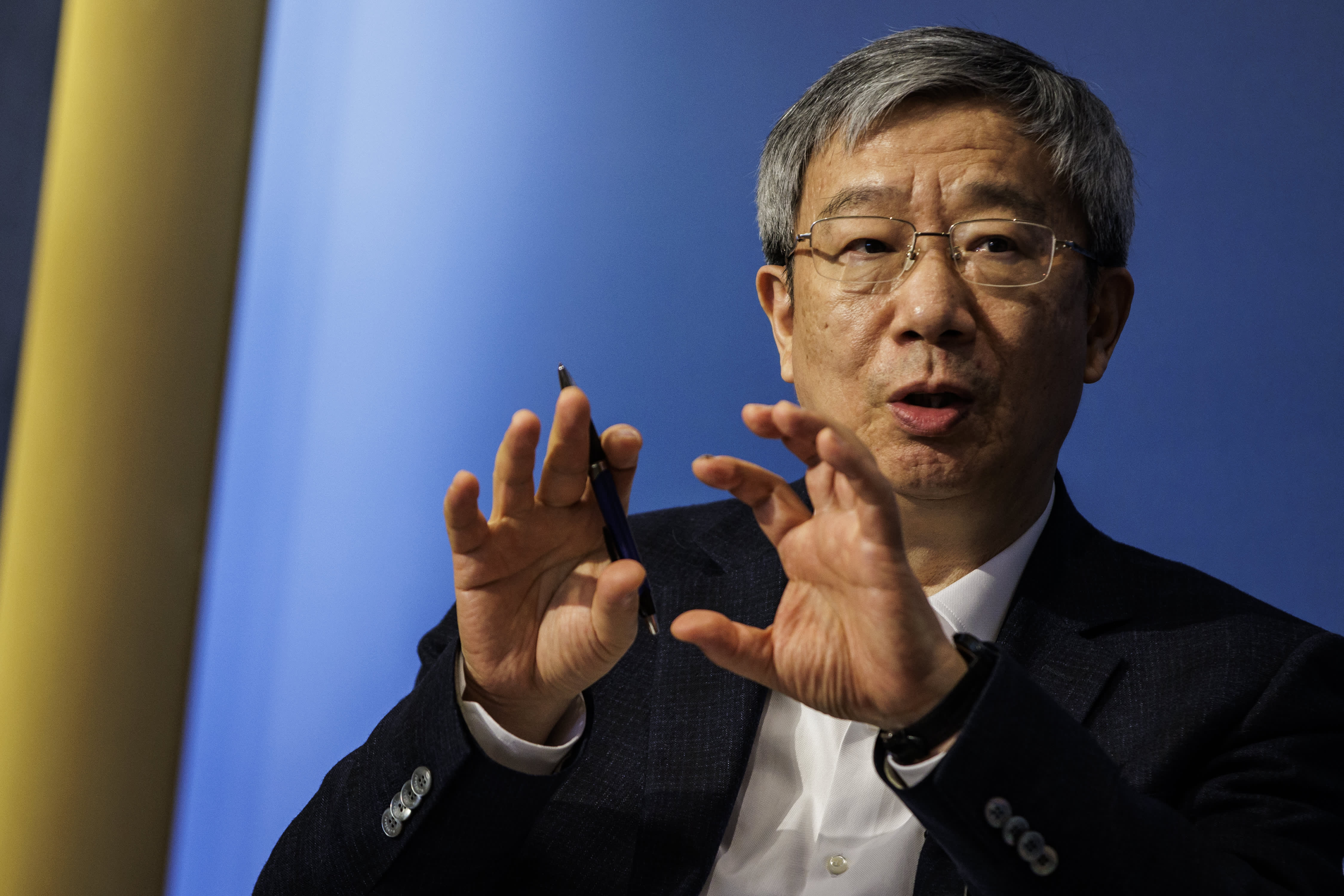 The former central bank governor advises China to prioritize combating deflationary pressures.