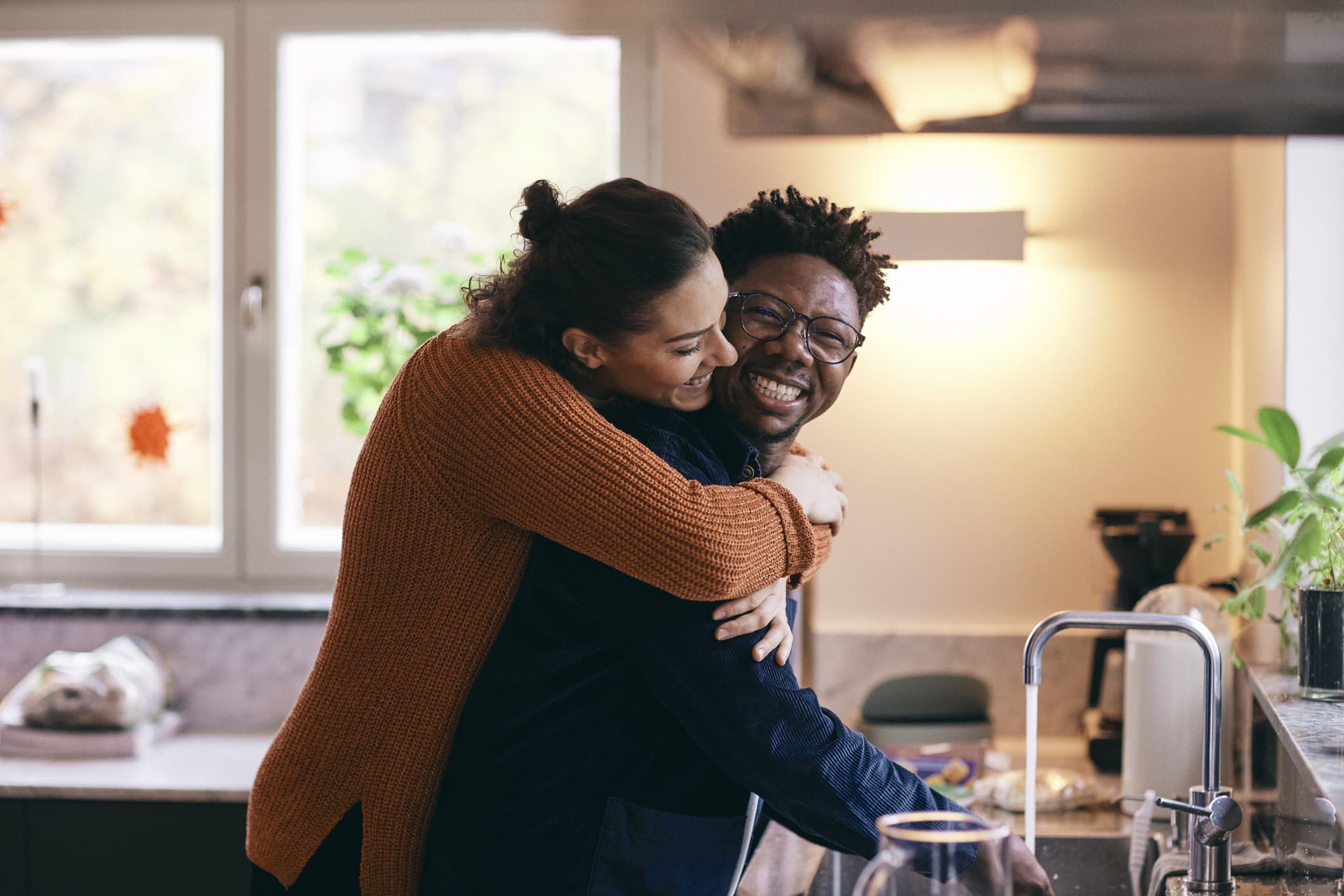 Stanford psychologist reveals that effective couples employ this potent device to resolve disputes.