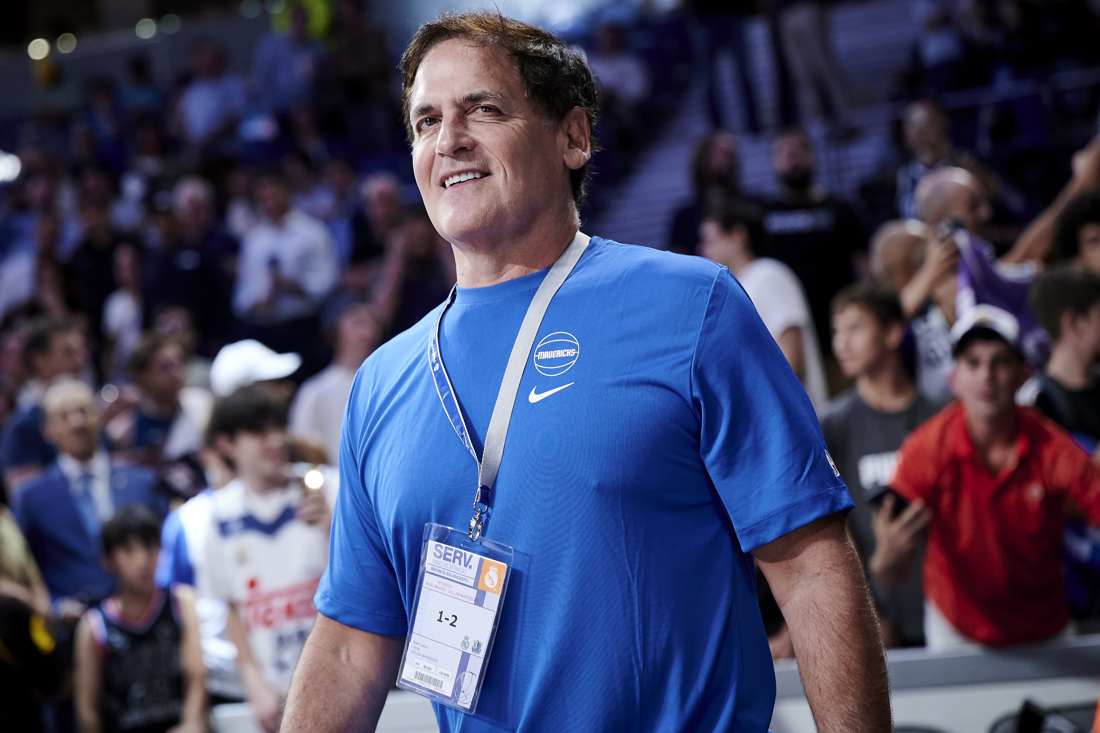 The Adelson family is purchasing a majority stake in the Dallas Mavericks from Mark Cuban.