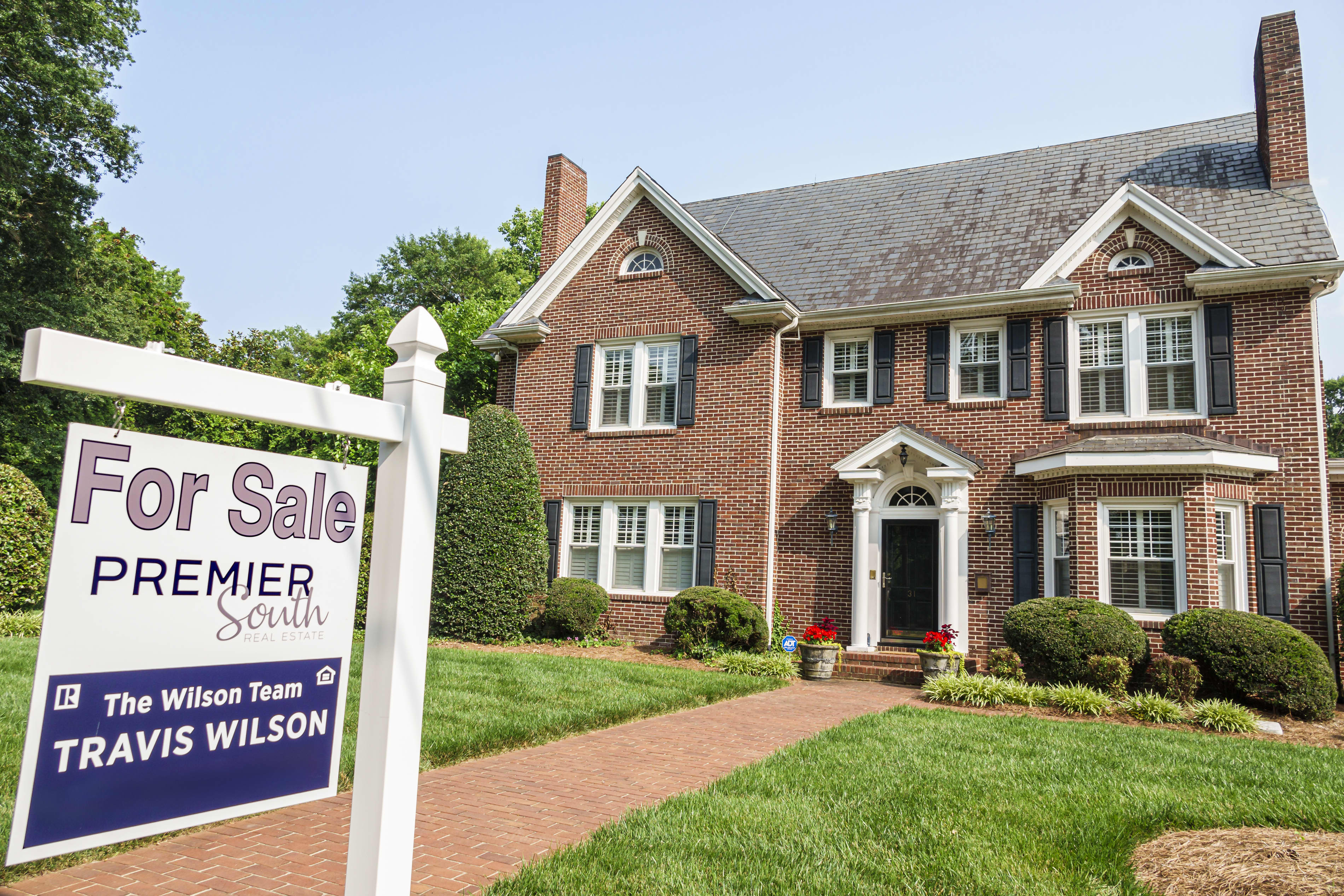 For the first time in five weeks, mortgage demand decreases following an increase in interest rates.