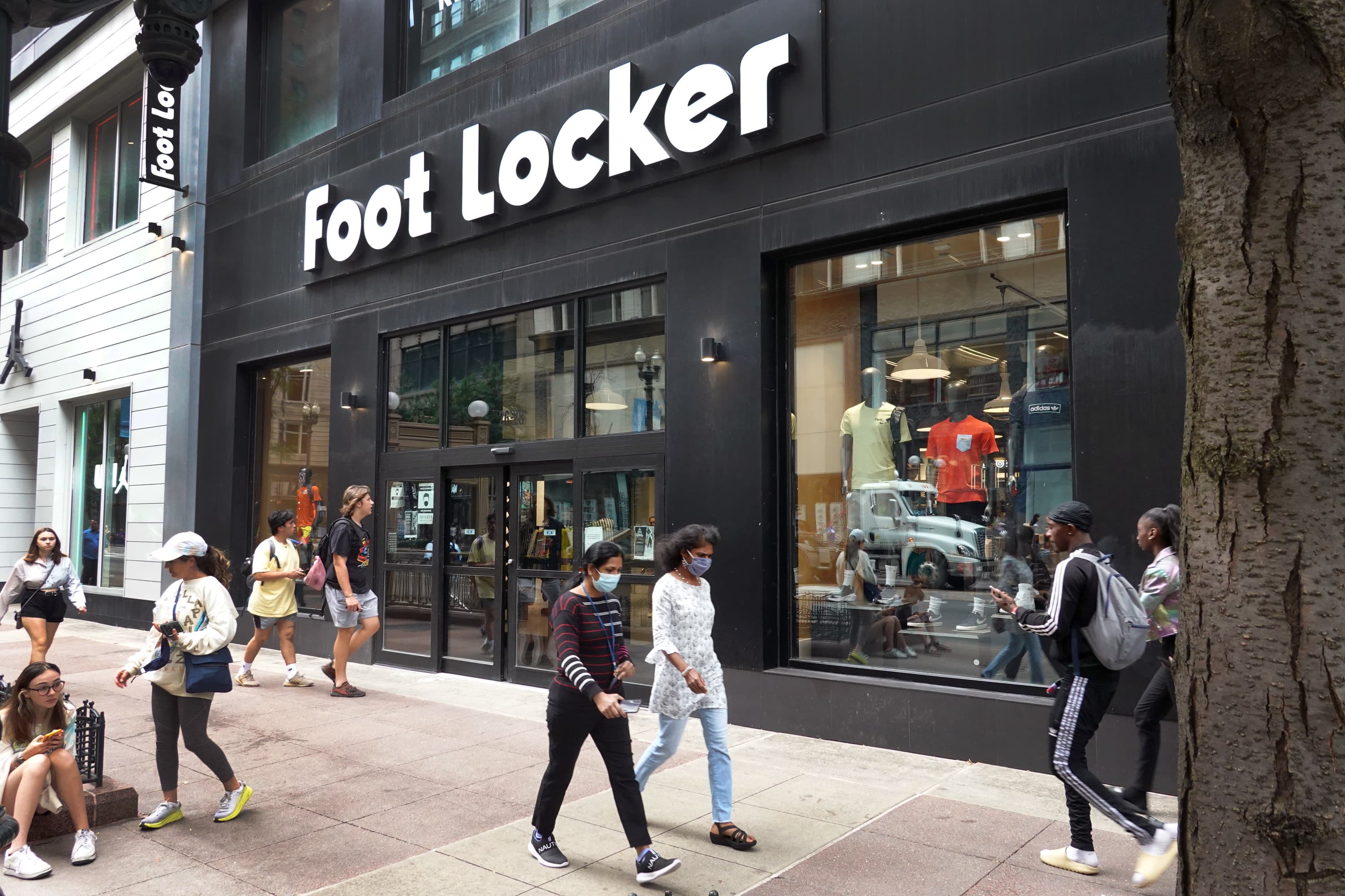 Foot Locker's stock price drops after the retailer announces that it anticipates lower sales in 2022 due to reduced demand for Nike products.