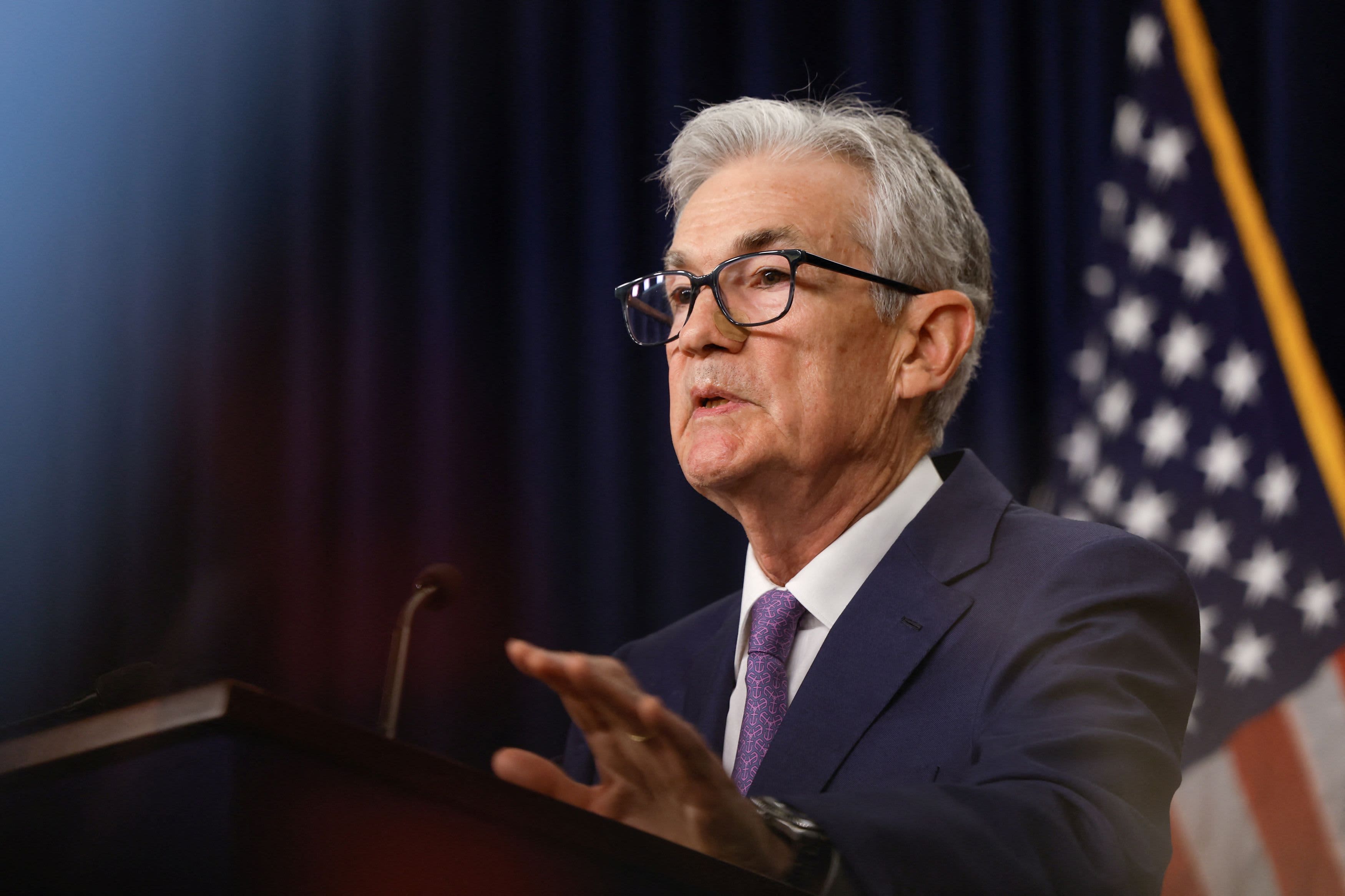 Morgan Stanley strategist predicts that the Federal Reserve and the European Central Bank may reduce interest rates in September.
