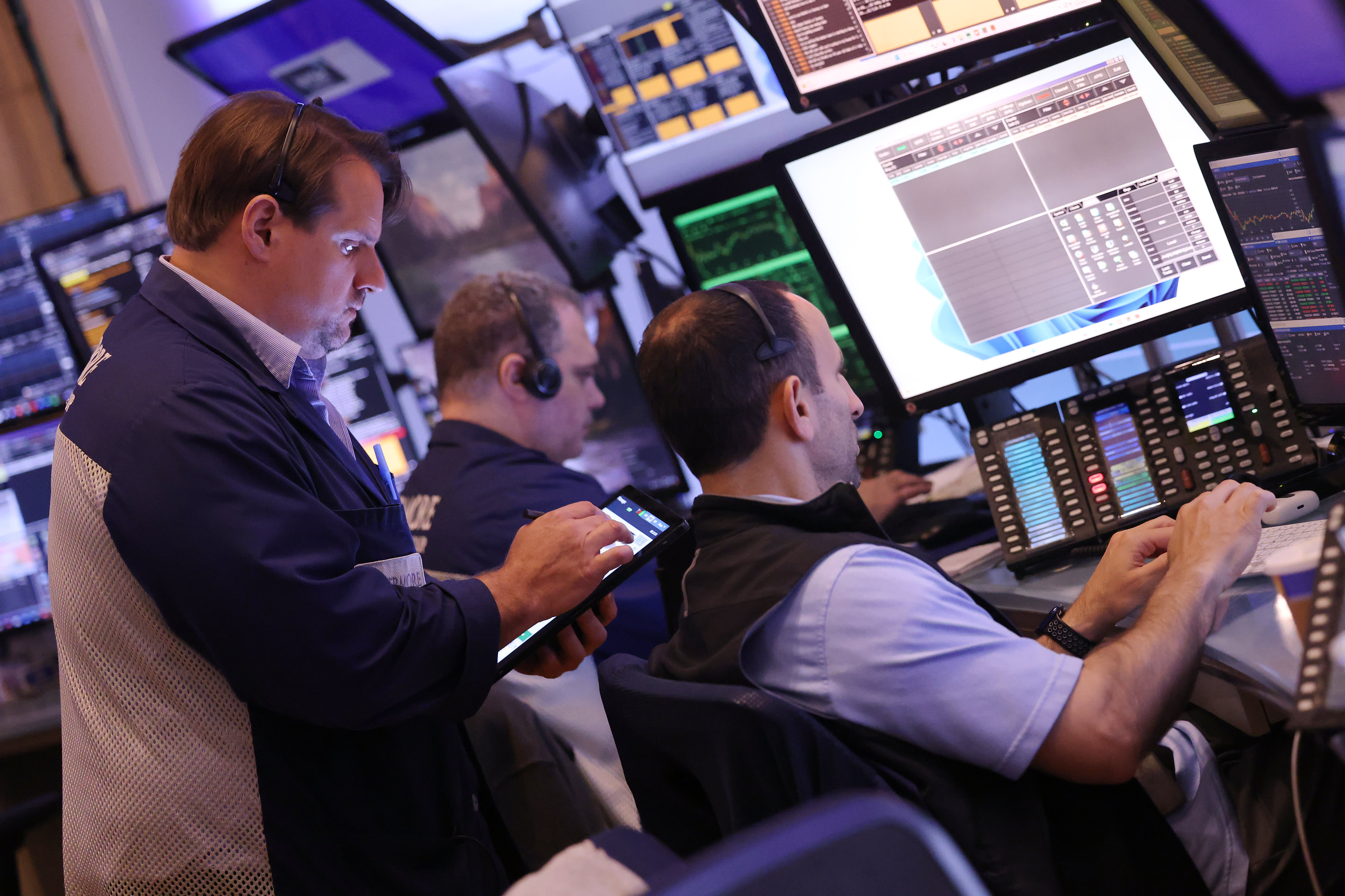 As investors anticipate the Fed meeting and inflation data, treasury yields increase.