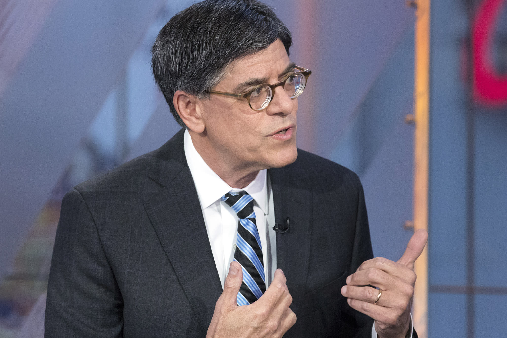 Obama's Treasury Secretary Lew calls for Senate to confirm Fed nominees amidst the Ukraine crisis and inflation.