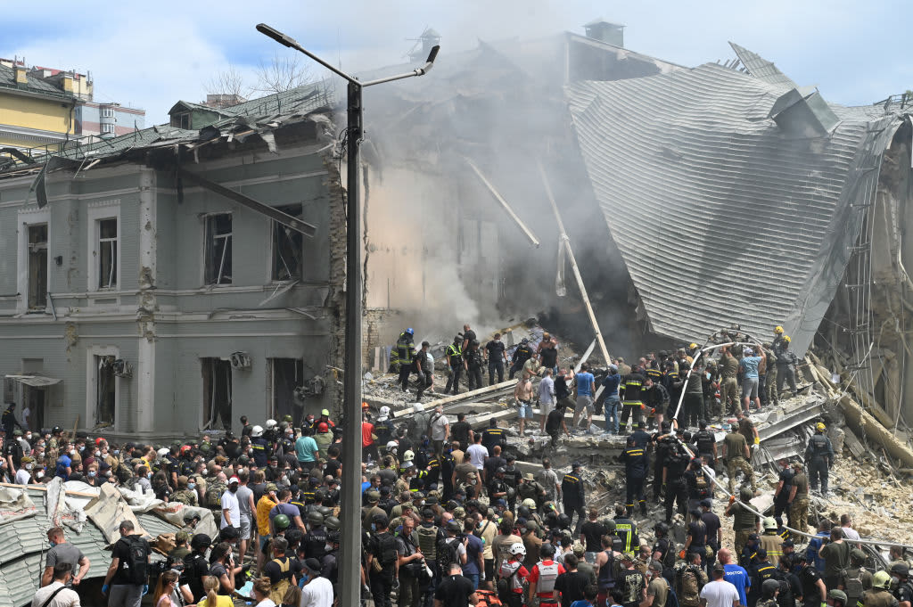 In the daytime, a Russian missile attack targeted a Ukrainian children's hospital, resulting in the deaths of 31 people.