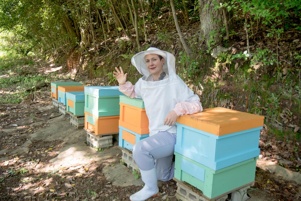 Millennial couple who relocated to a Japanese island to manage a bee farm: "Our lives here are incredibly fulfilling."