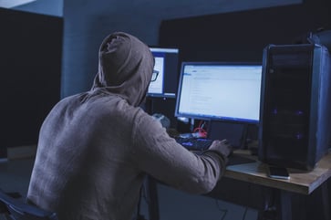 In 2021, online daters lost a record $547 million to scams. Nev Schulman from MTV's 'Catfish' offers advice on how to stay safe.