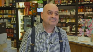 Small-biz owners in the U.S. are taking action against the increase in thefts and shoplifting.