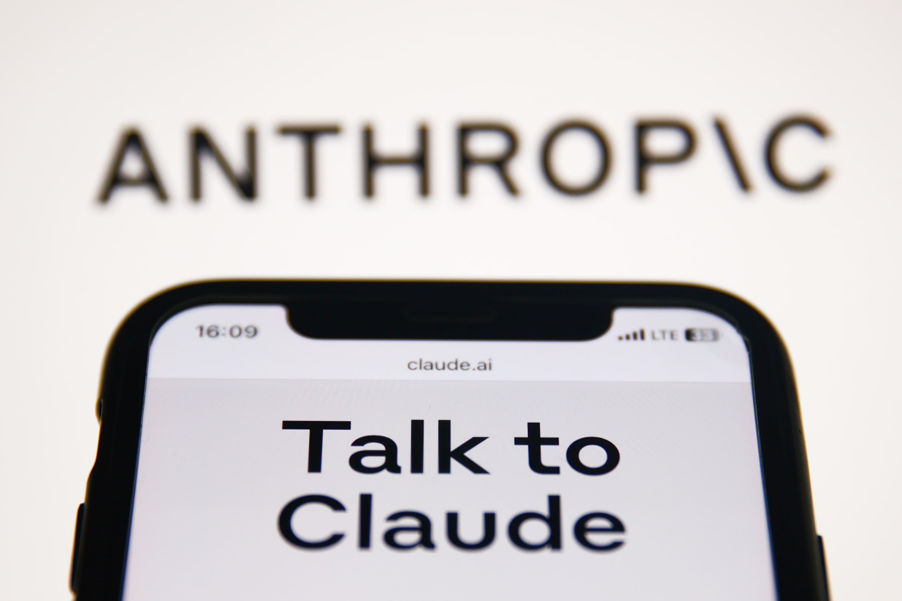 Anthropic is seeking new investors, but has excluded Saudi Arabia from its options.