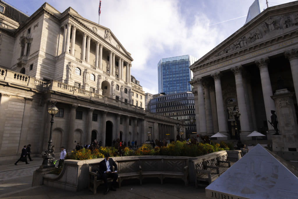 It is unlikely that a surprise Bank of England rate cut will be triggered by an aggressive move from the Fed.