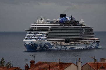 Norwegian Cruise Line scraps Israel stops and slashes its 2021 outlook.
