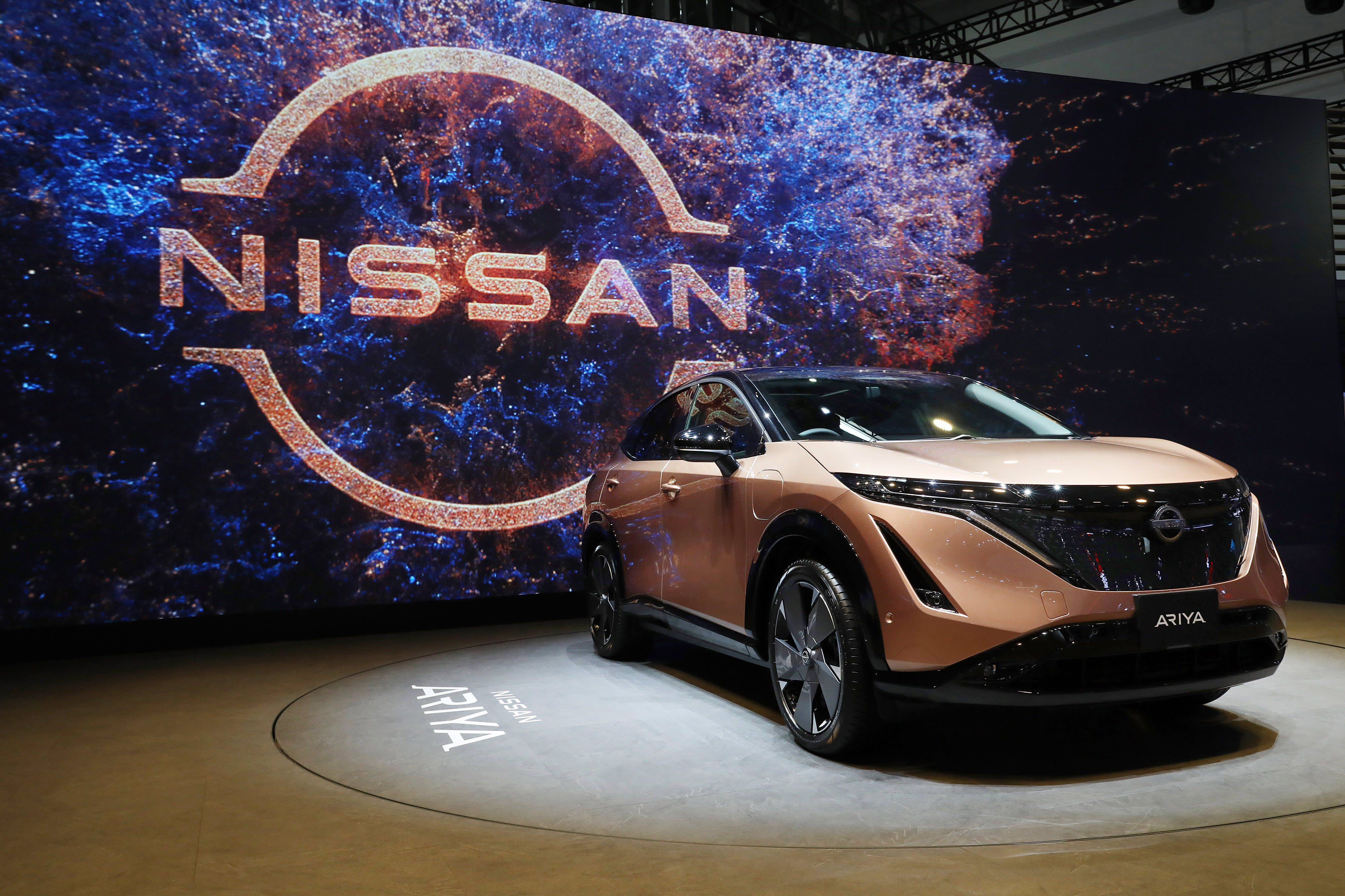 Nissan aims to increase sales by 1 million vehicles in the next three years and reduce the cost of electric vehicles.