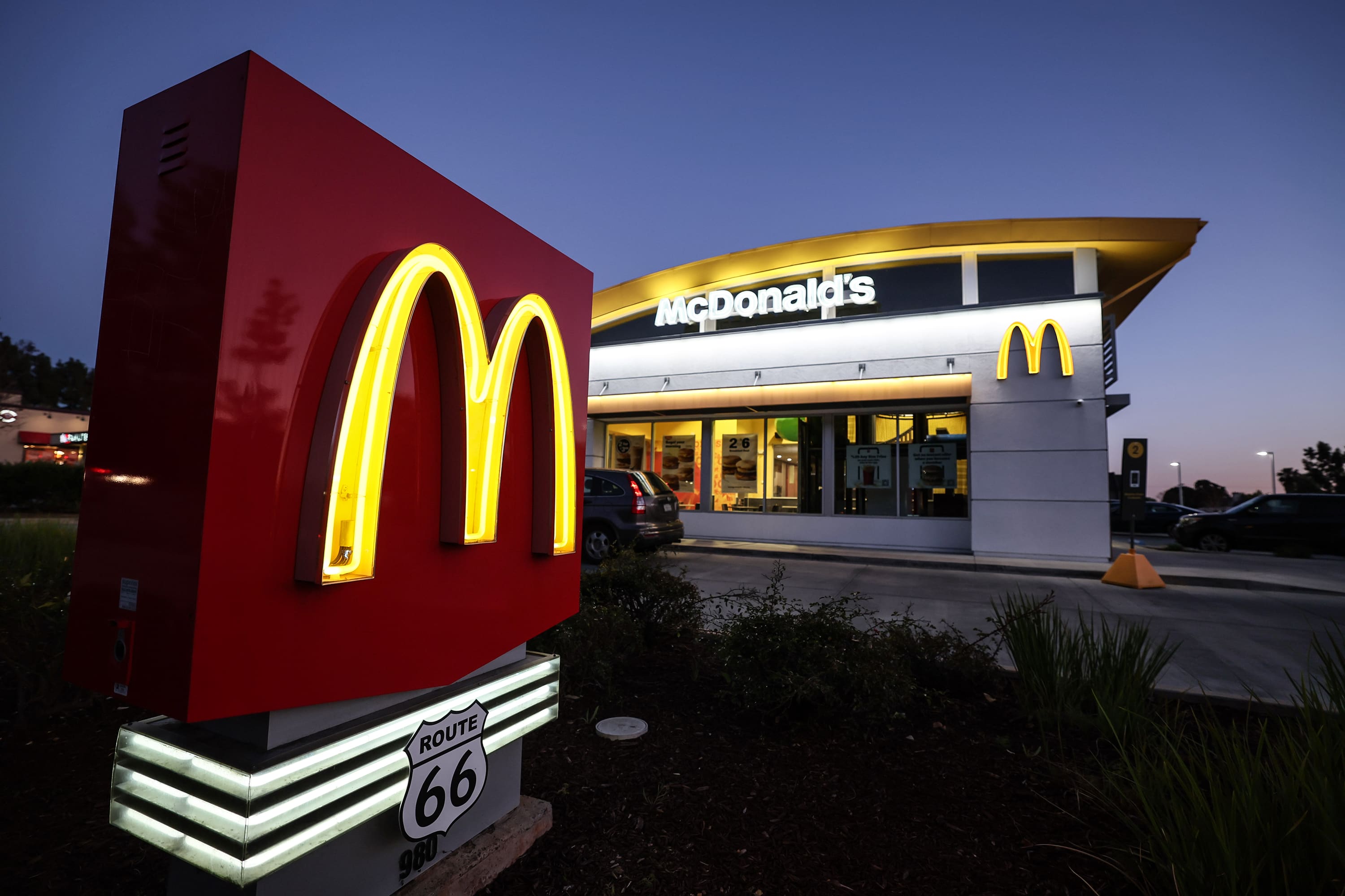 McDonald's stock price declines following CDC's announcement that E. coli outbreak is connected to Quarter Pounders.