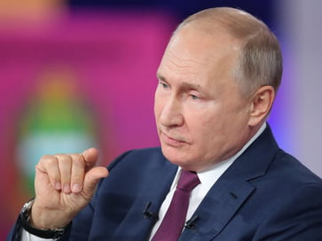 Russian inflation is a 'concerning indication' and the economy is 'overheating', Putin concedes.