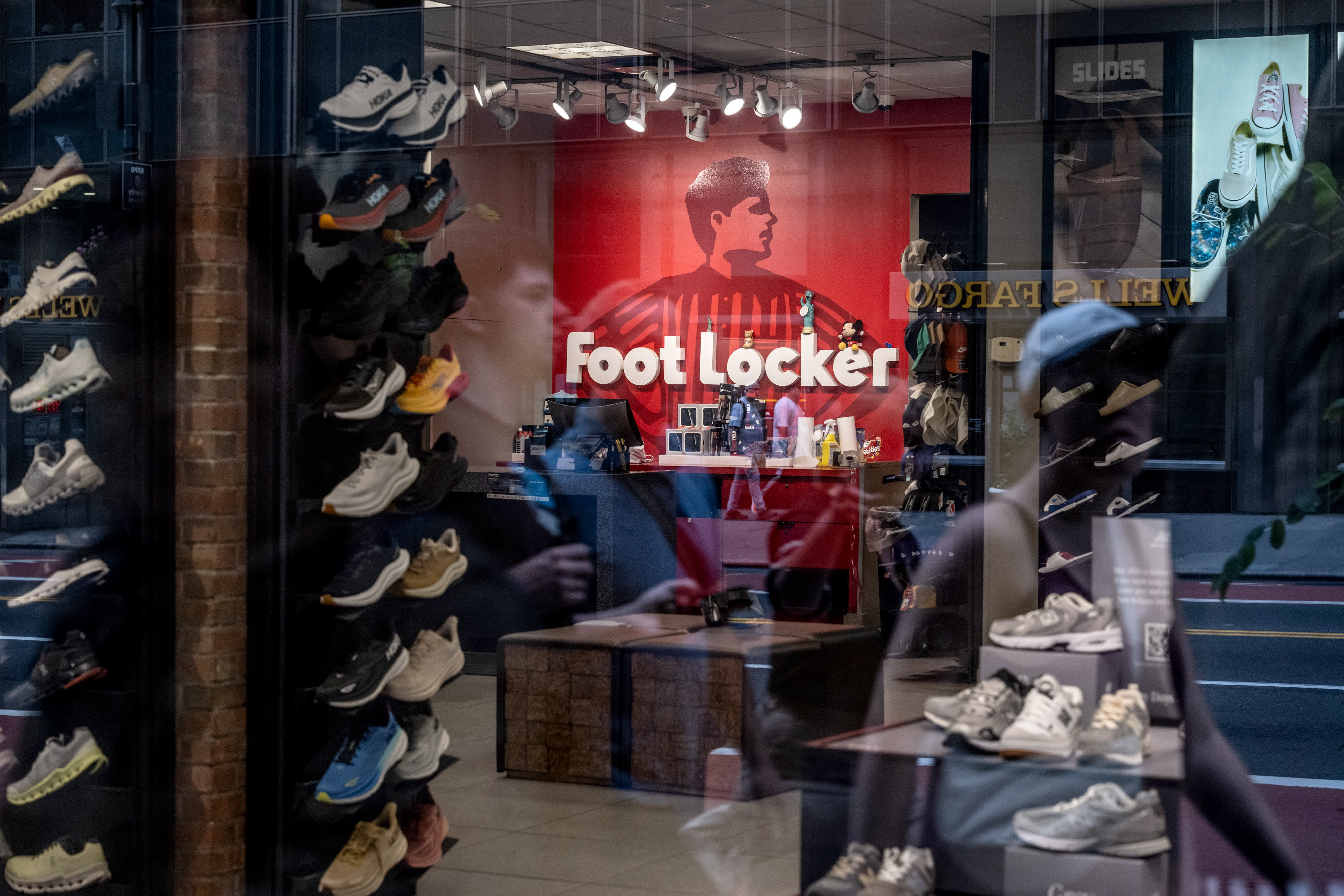 The CEO of Foot Locker believes that consumers are becoming more willing to pay full price for products, indicating a positive turnaround for the company.