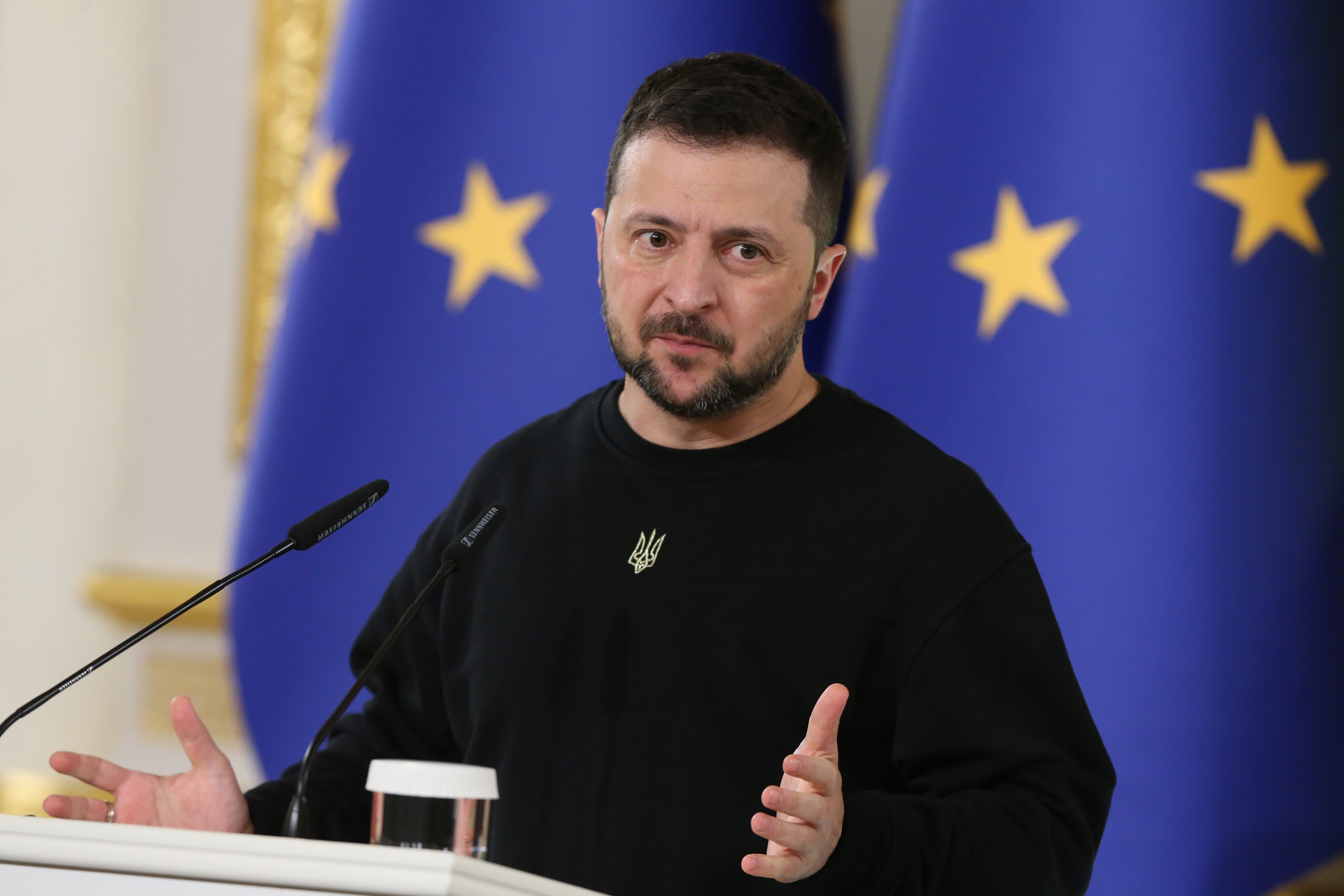 European Union leaders decide to commence membership negotiations with Ukraine.