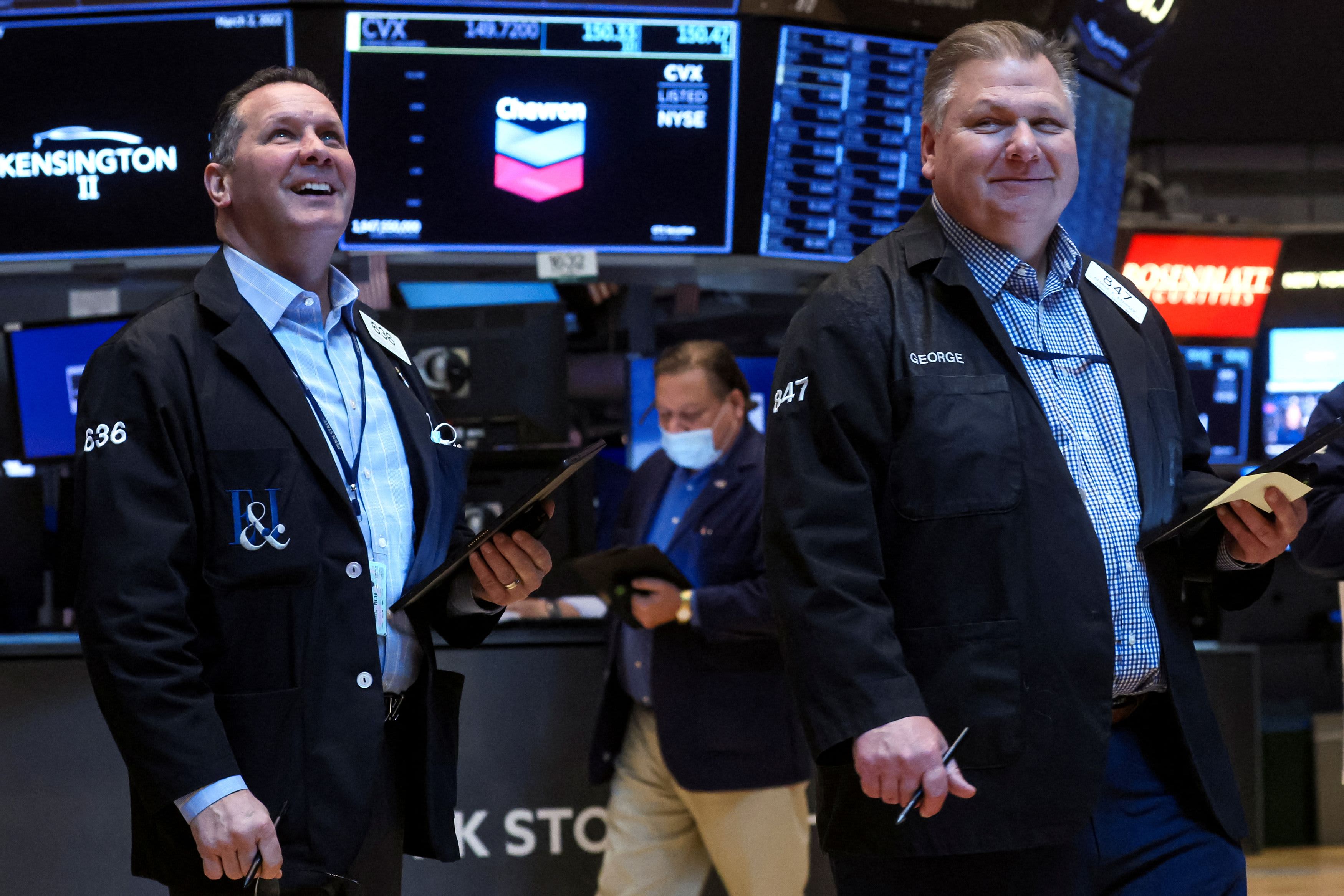 Today's Wall Street outlook is stable, while oil prices reach almost 14-year highs.