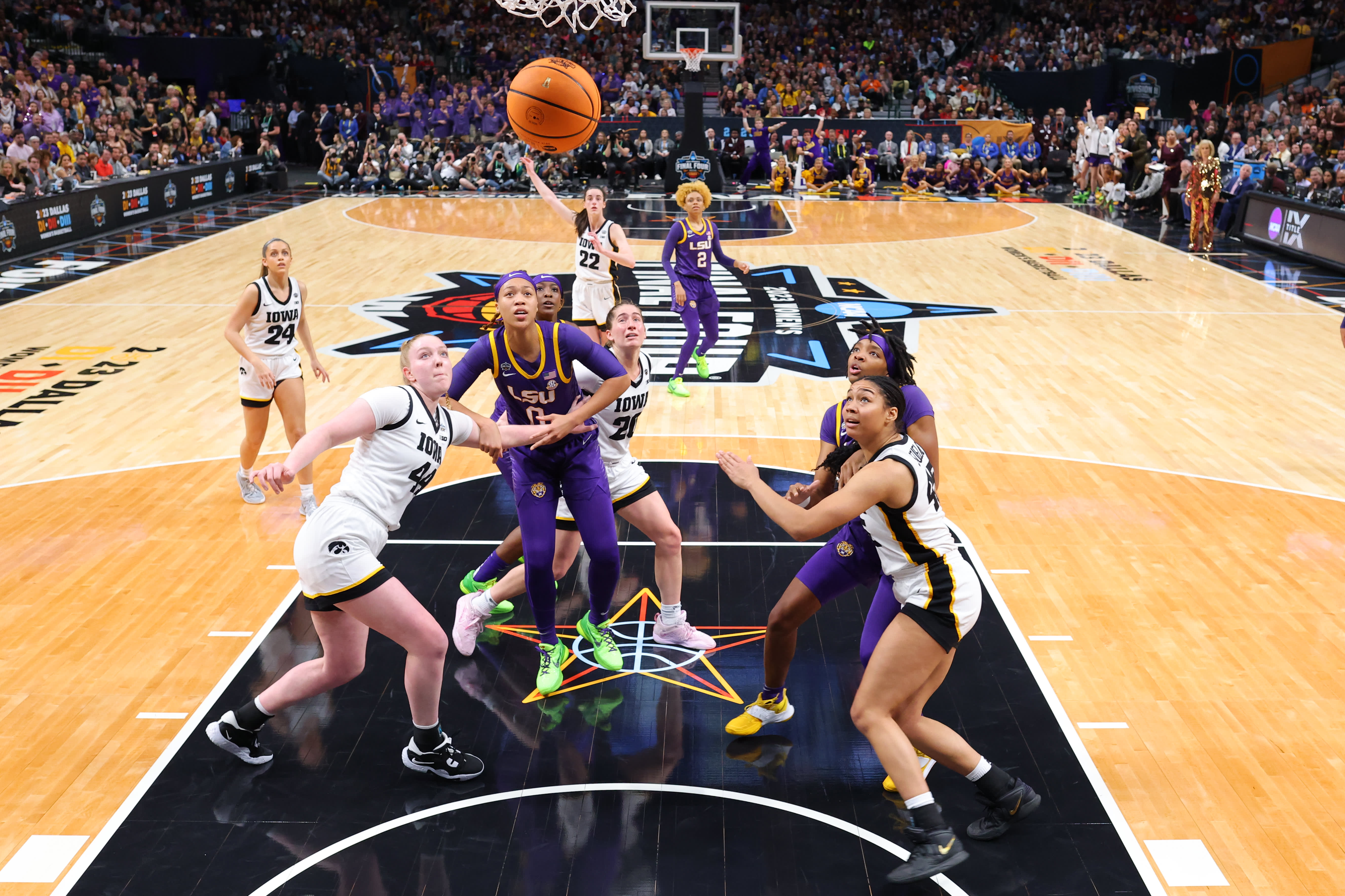 StubHub reports that ticket sales for women's sports and NFL's Swift bump were instrumental in defining a successful year.