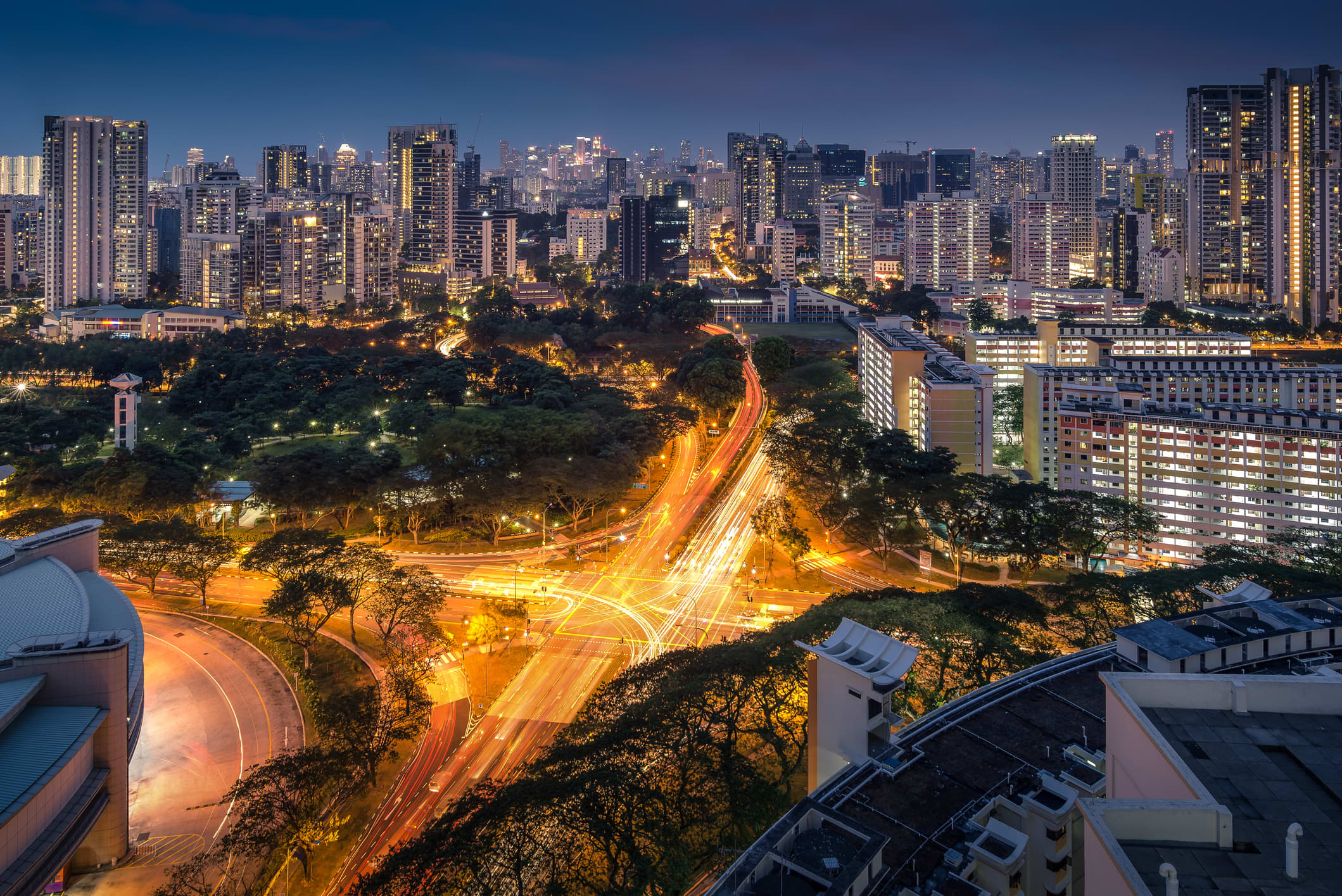 Singapore private housing prices decline, ending a year-long upward trend.