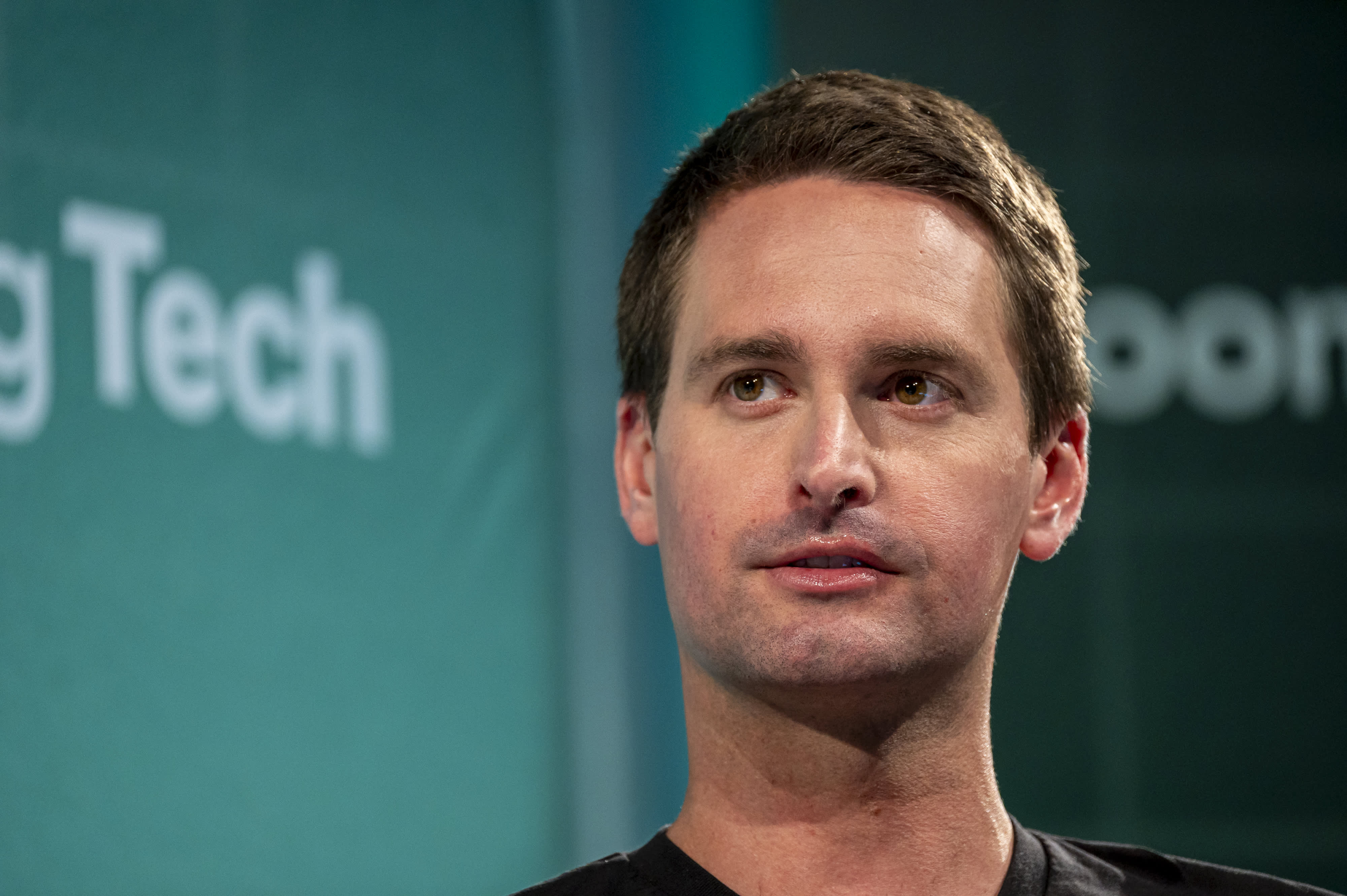 Snap's stock price drops more than 20% on poor outlook