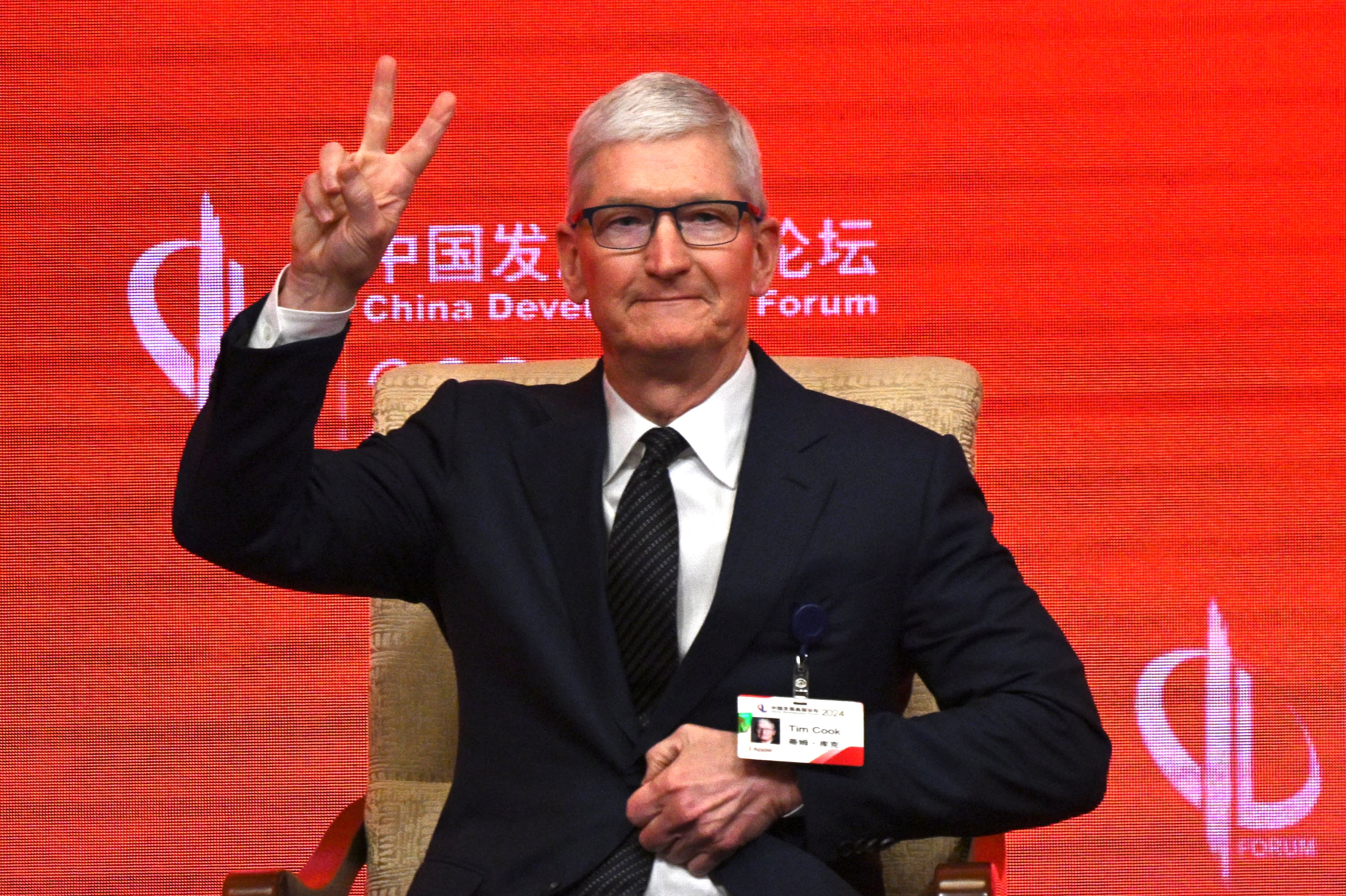 It is predicted that Tim Cook will travel to China to strengthen Apple's Intelligence backing, according to analysts.