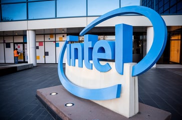 Intel is considering hiring an external CEO and has enlisted headhunters to help in the search.