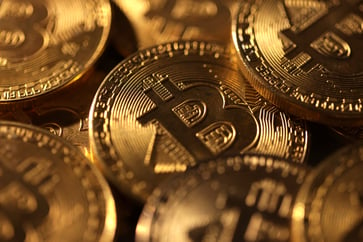 Bitcoin surges above $96,000 as cryptocurrencies begin 2025 on a strong footing.