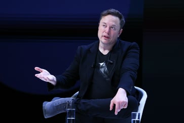 Elon Musk attempts to win back advertisers by toning down his controversial comment.