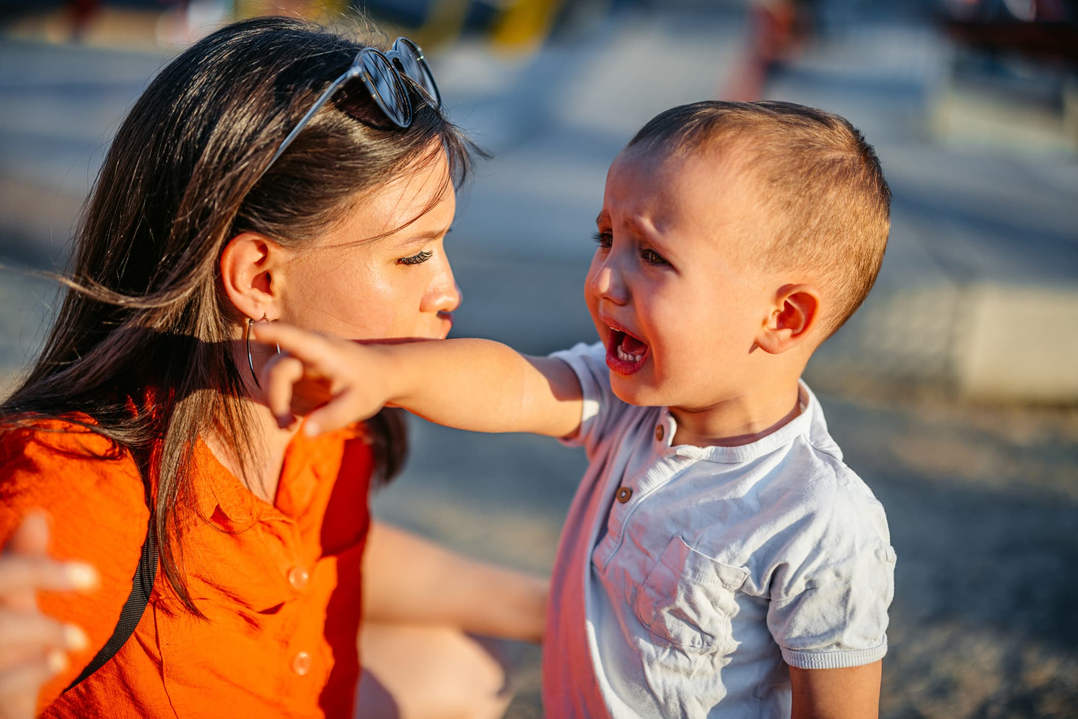 Psychiatrist warns that parents who commit this common error are fostering "mentally weak children": "You are undermining their self-esteem by taking it away."