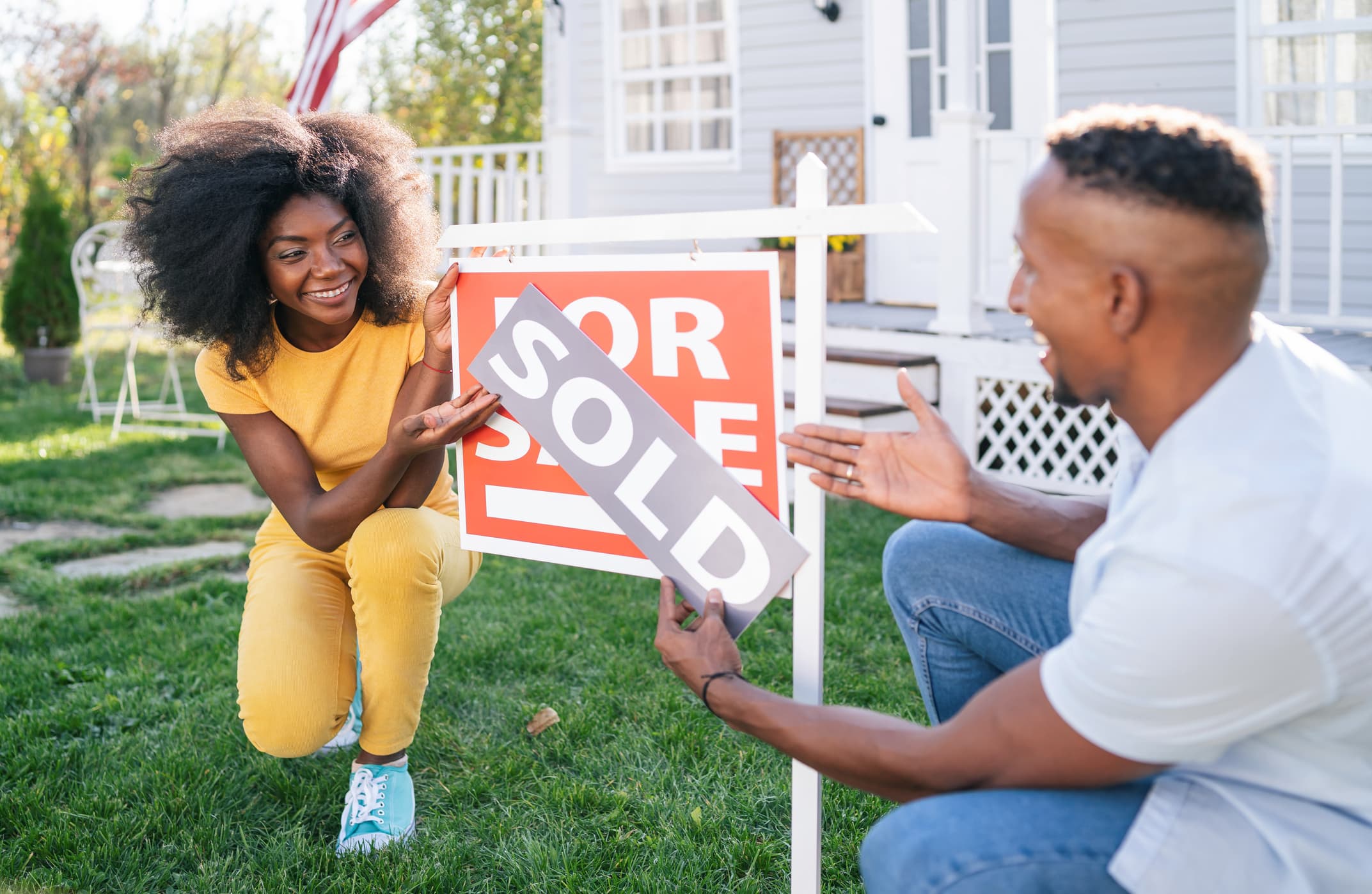 A credit monitoring service can assist you in saving money when purchasing a home or car in 2022.