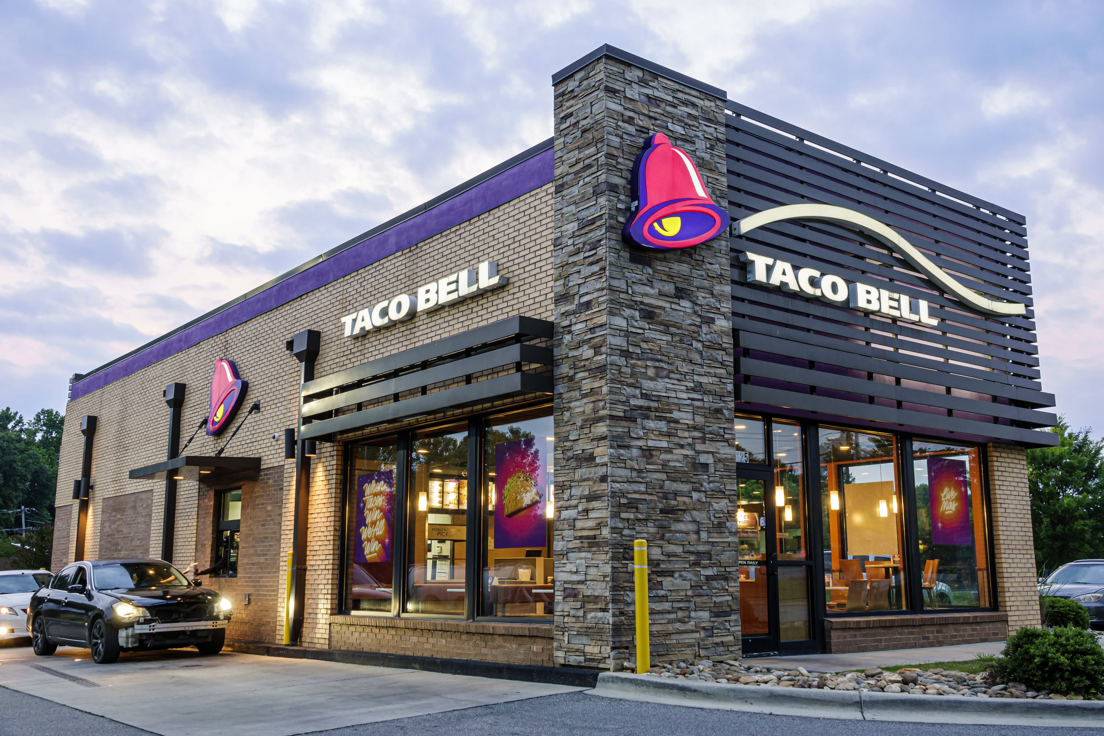 Successful people distinguish themselves by asking the 'right questions', says Taco Bell CEO.