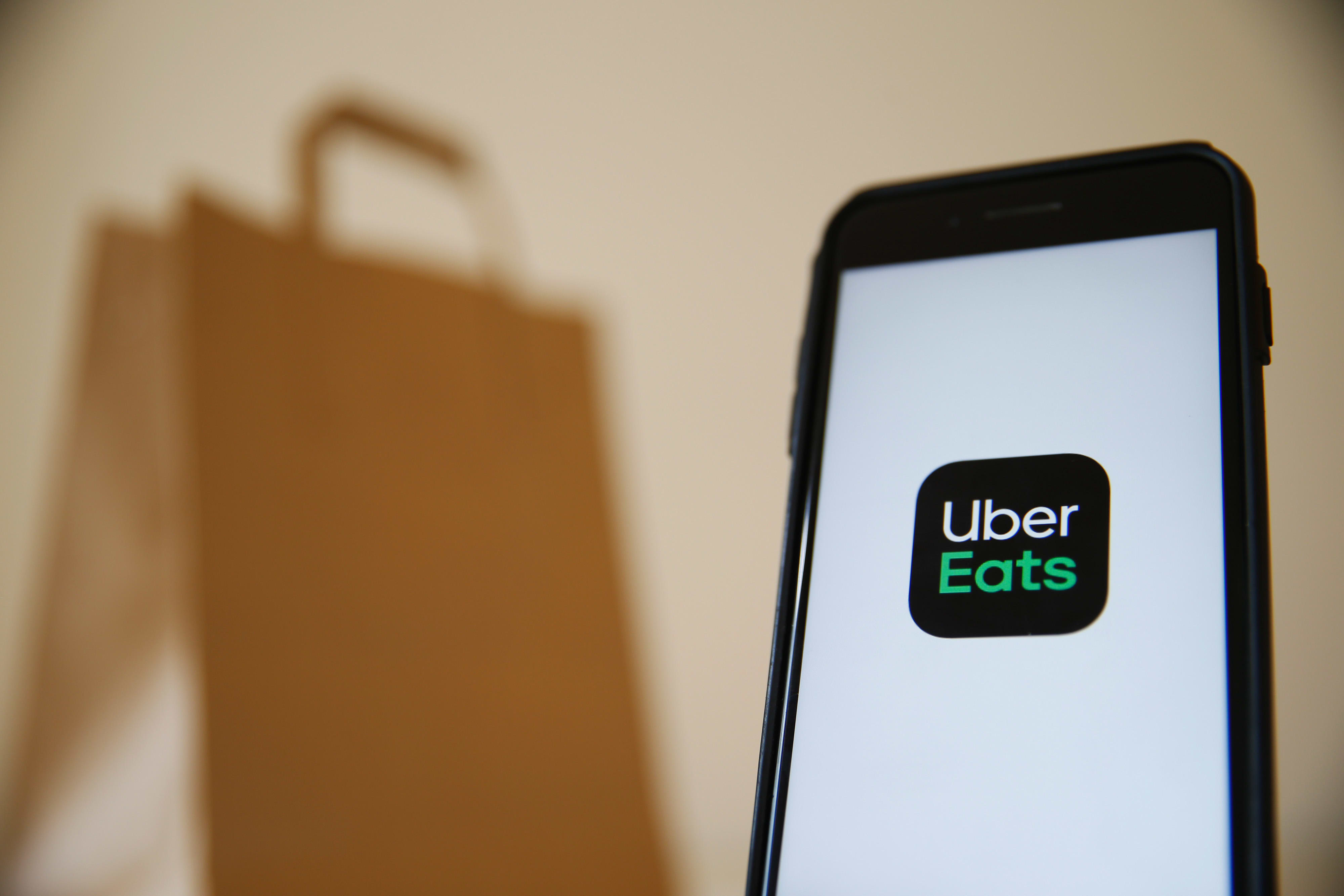 Uber Eats introduces a new feature that allows individuals to pay for their own food in a group order.