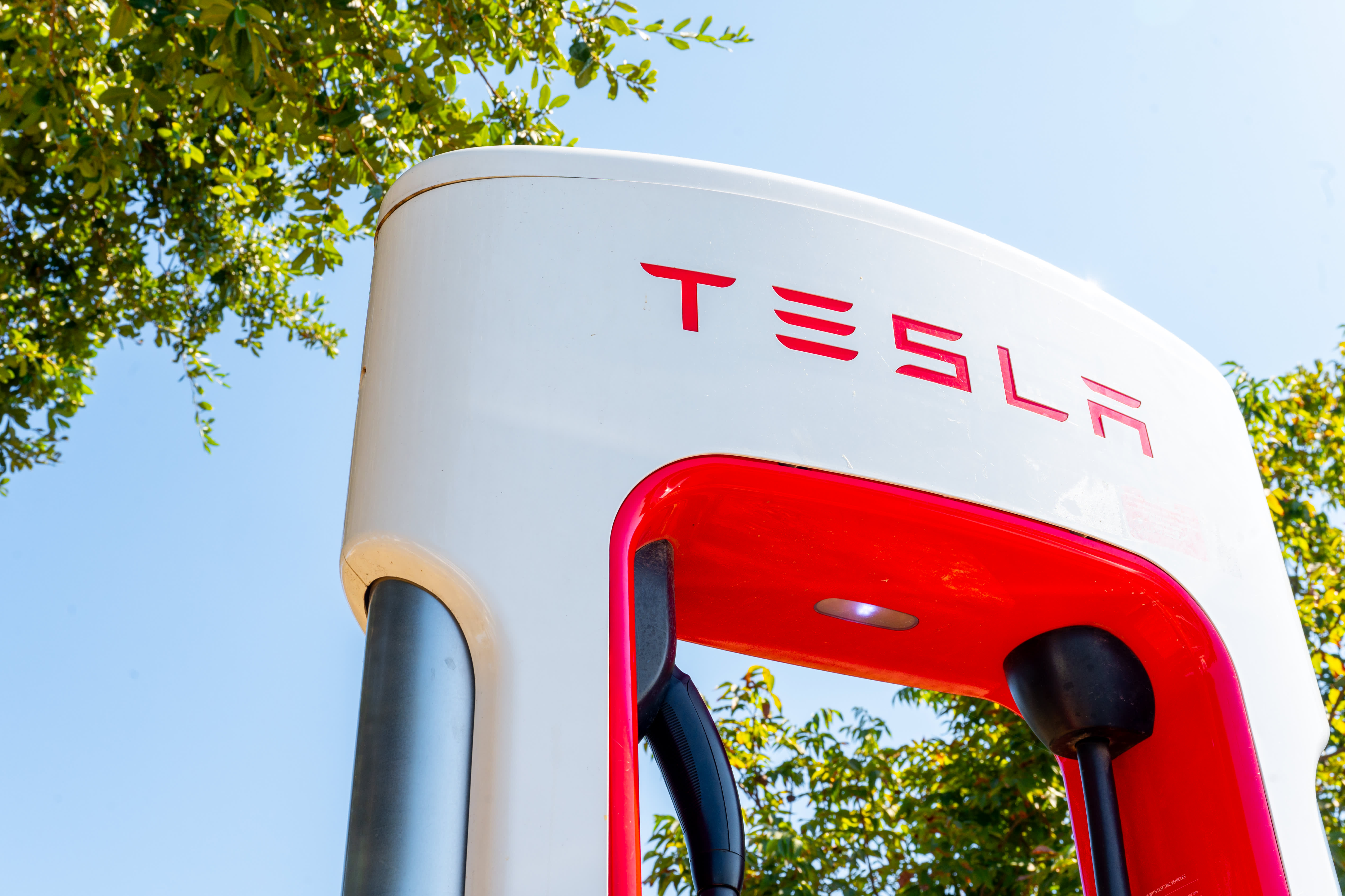 Autopilot safety misrepresentation lawsuit filed against Tesla by deceased driver's family.