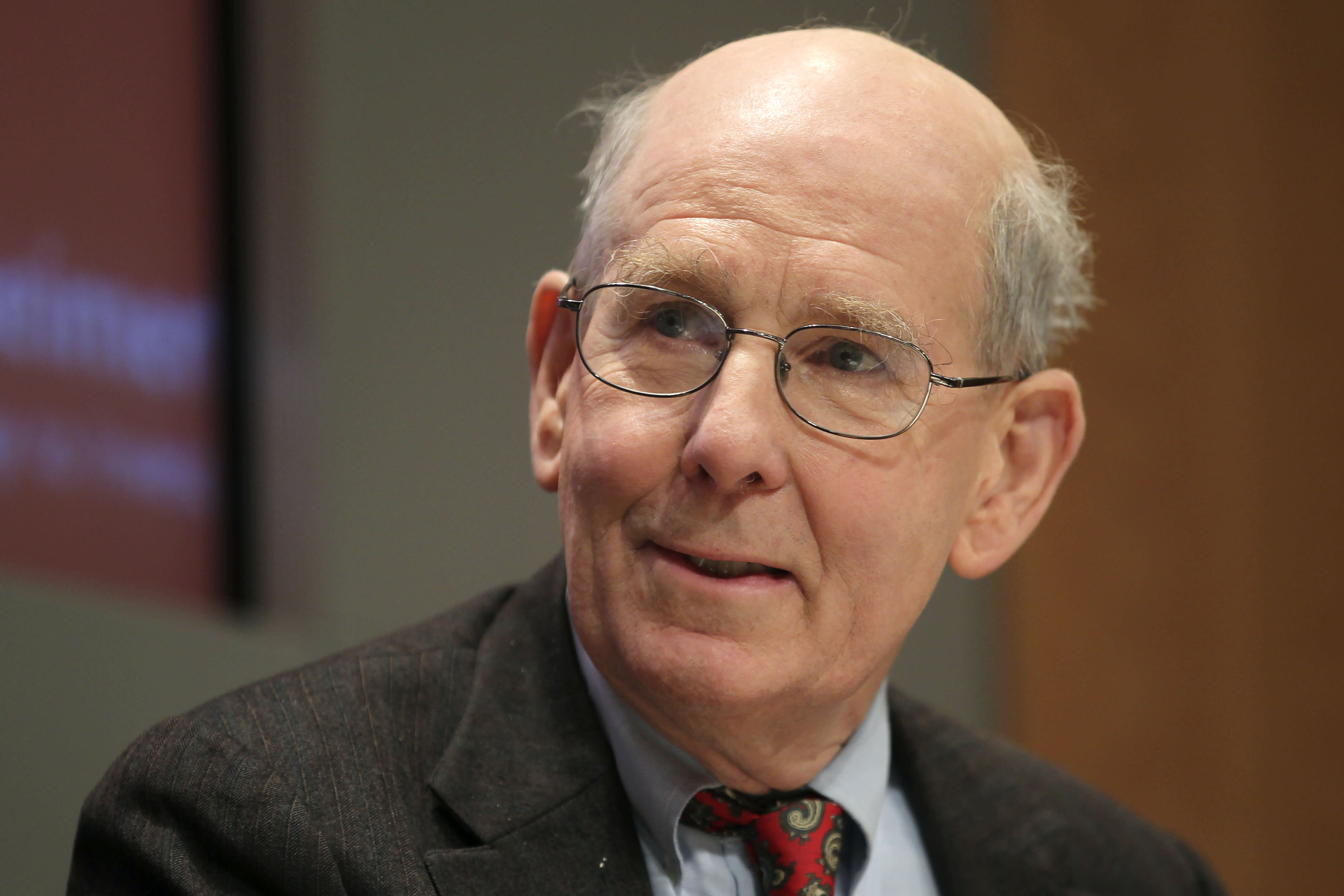 Gary Shilling warns of the possibility of a recession for the U.S. economy.