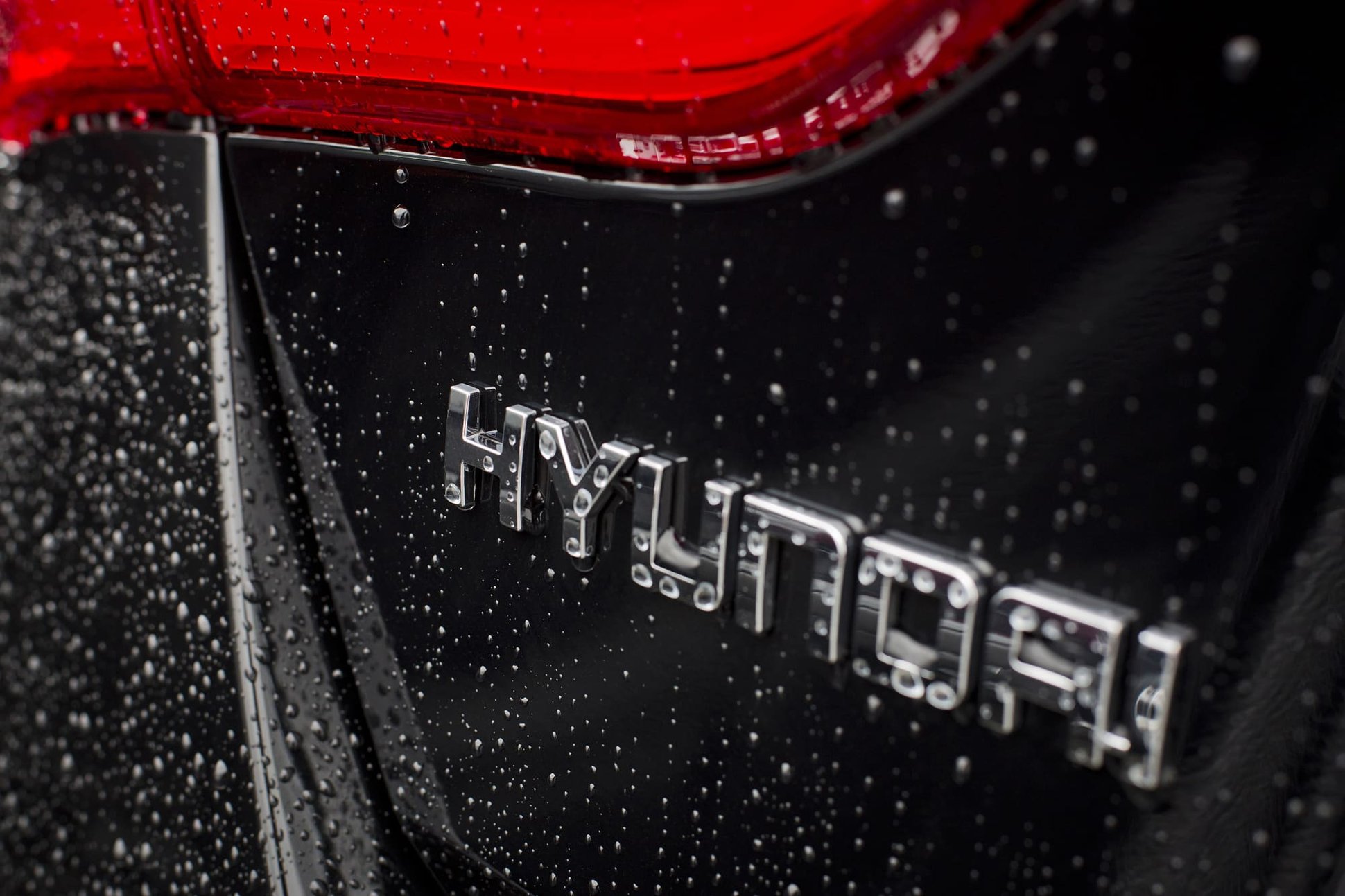 Hyundai ends its operations in Russia as a local company acquires its two car factories.