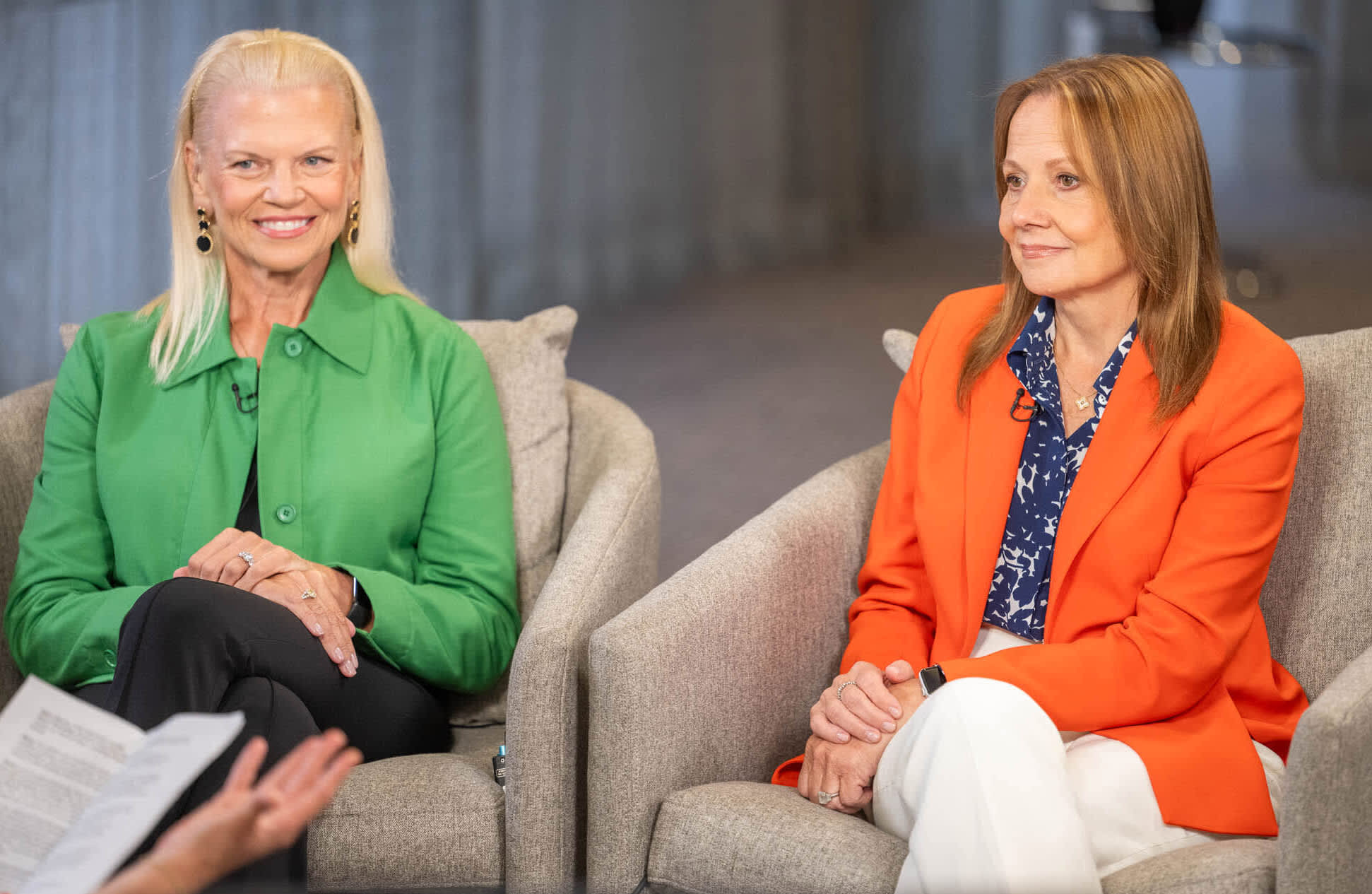 What lessons did Mary Barra, former CEO of General Motors, and Ginni Rometty, former CEO of IBM, learn about being women leaders?