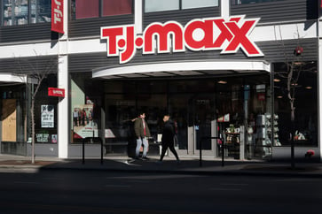 Despite TJ Maxx parent's statement that holiday shopping is off to a "strong start," its guidance suggests a different story.