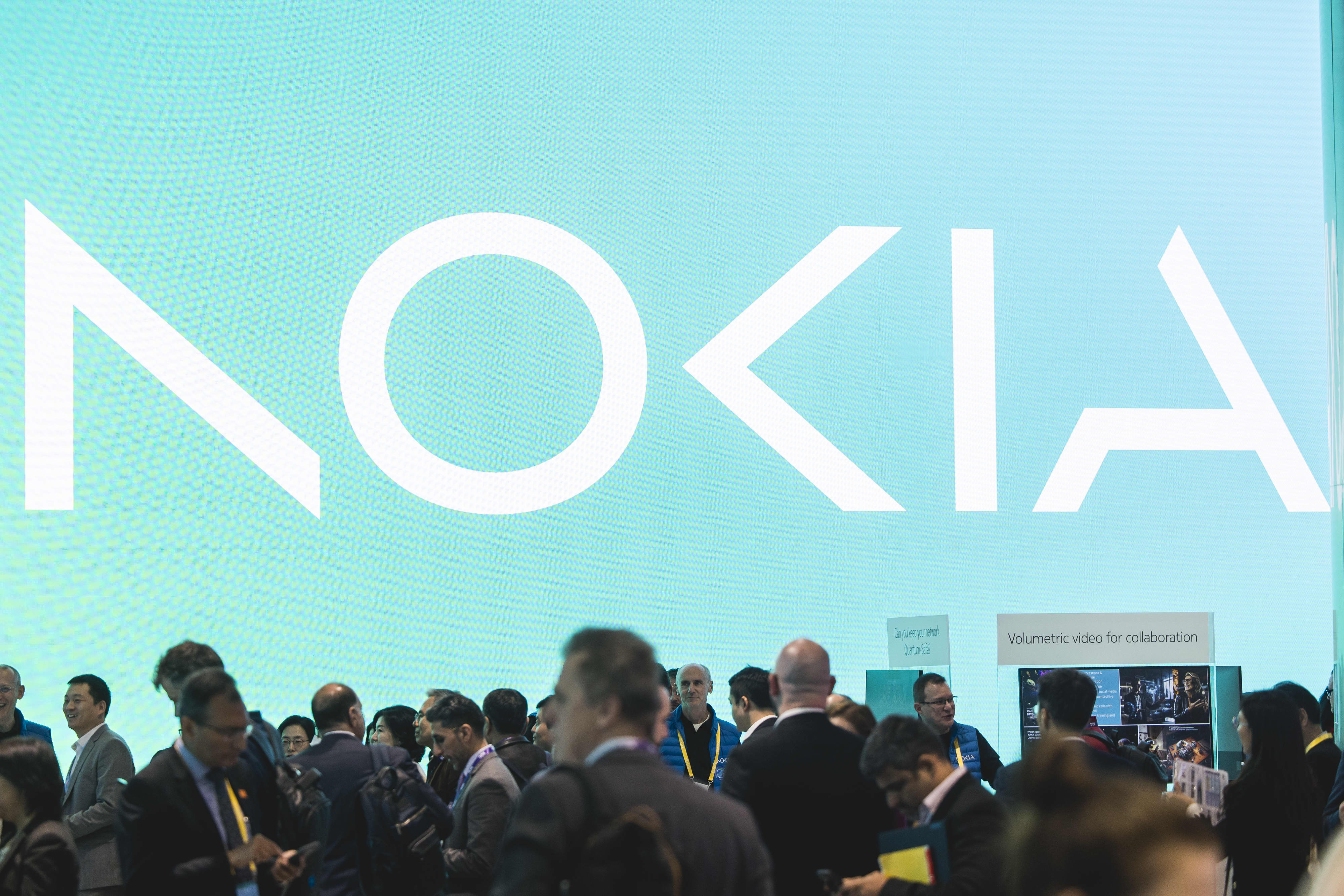 Nokia's net sales decline by 8% in the latest quarter, marking the lowest figure since 2015.